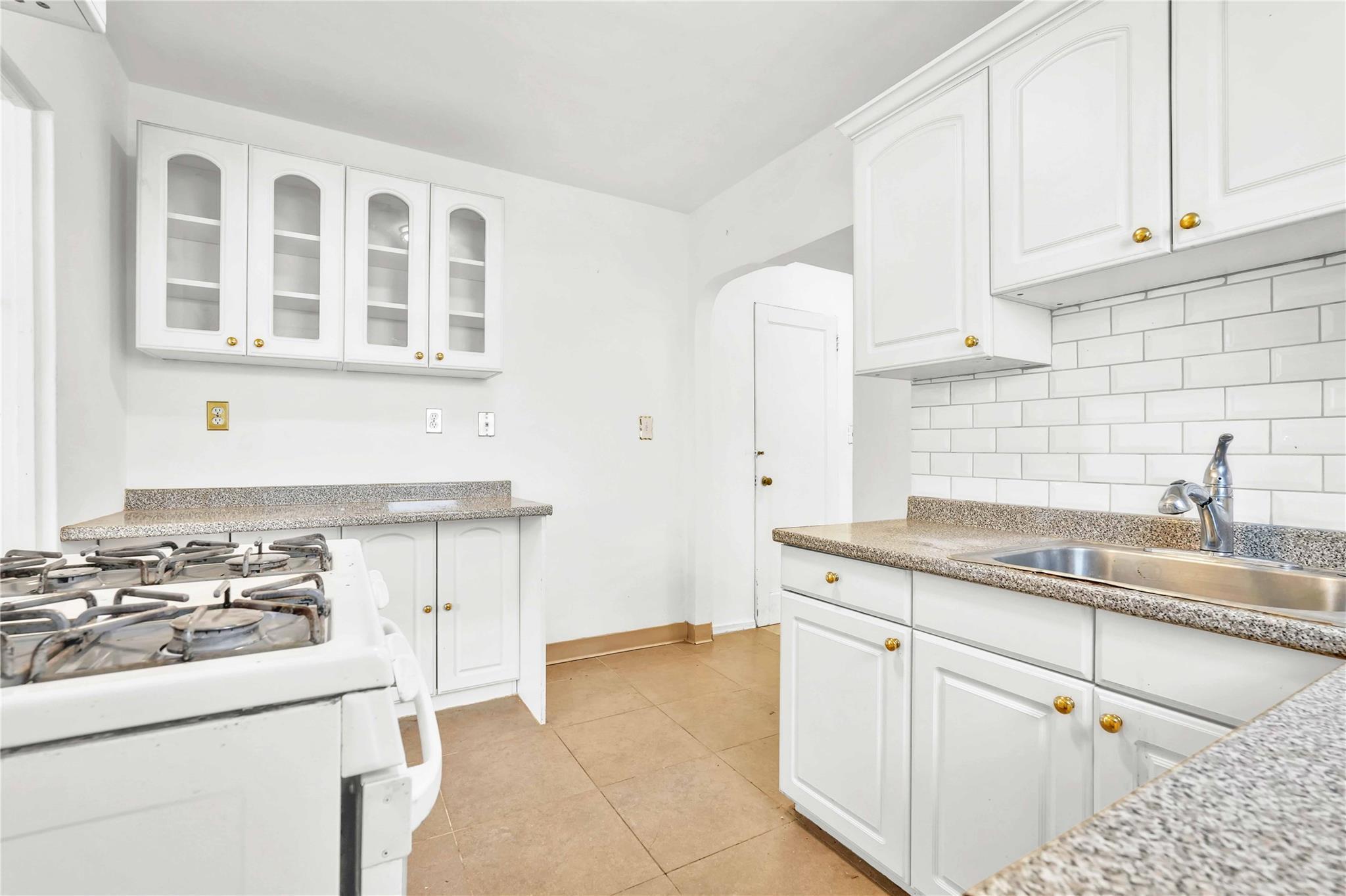 Single Family 150th  Queens, NY 11357, MLS-855034-10