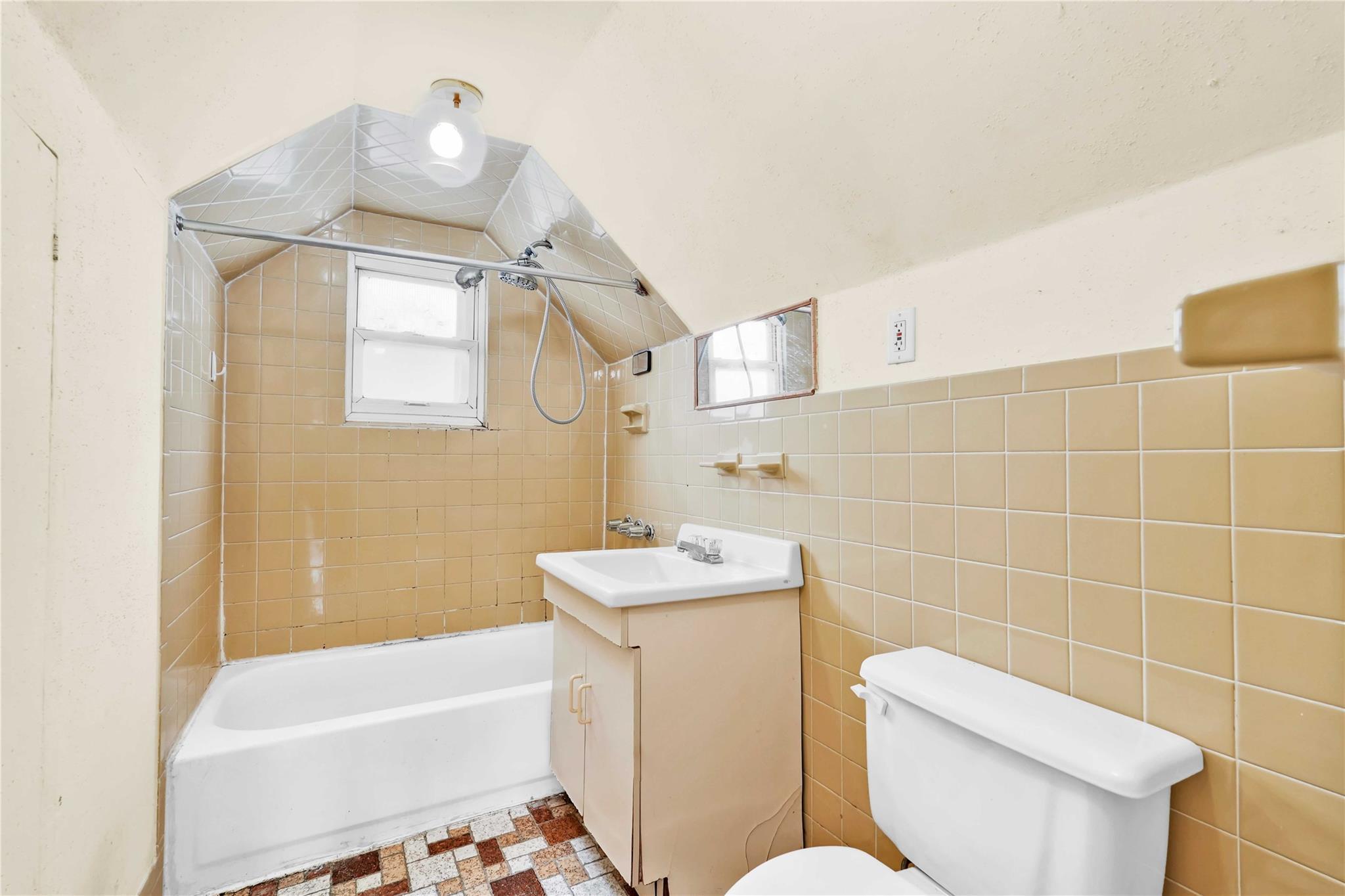 Single Family 150th  Queens, NY 11357, MLS-855034-17