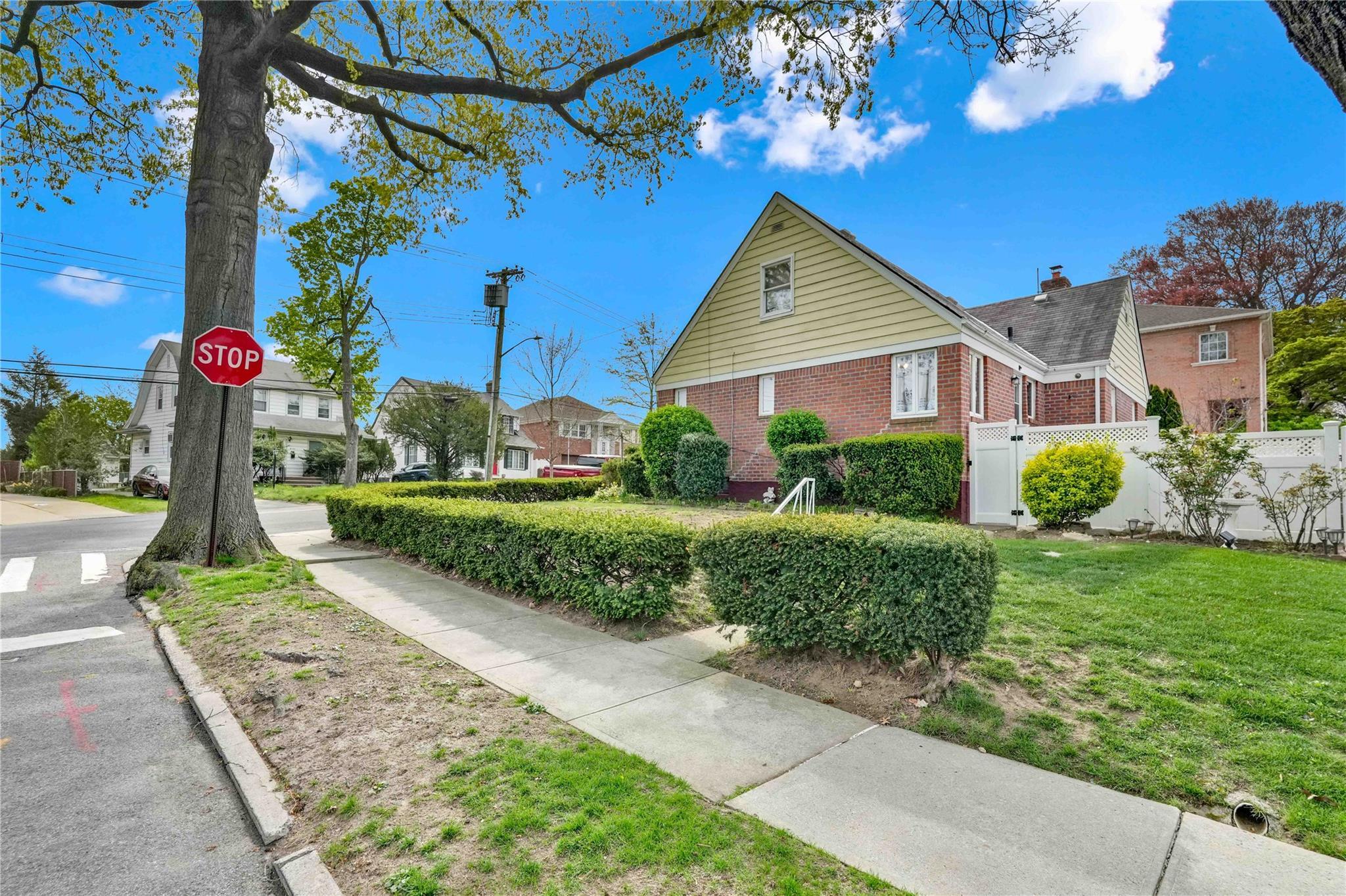 Single Family 150th  Queens, NY 11357, MLS-855034-23