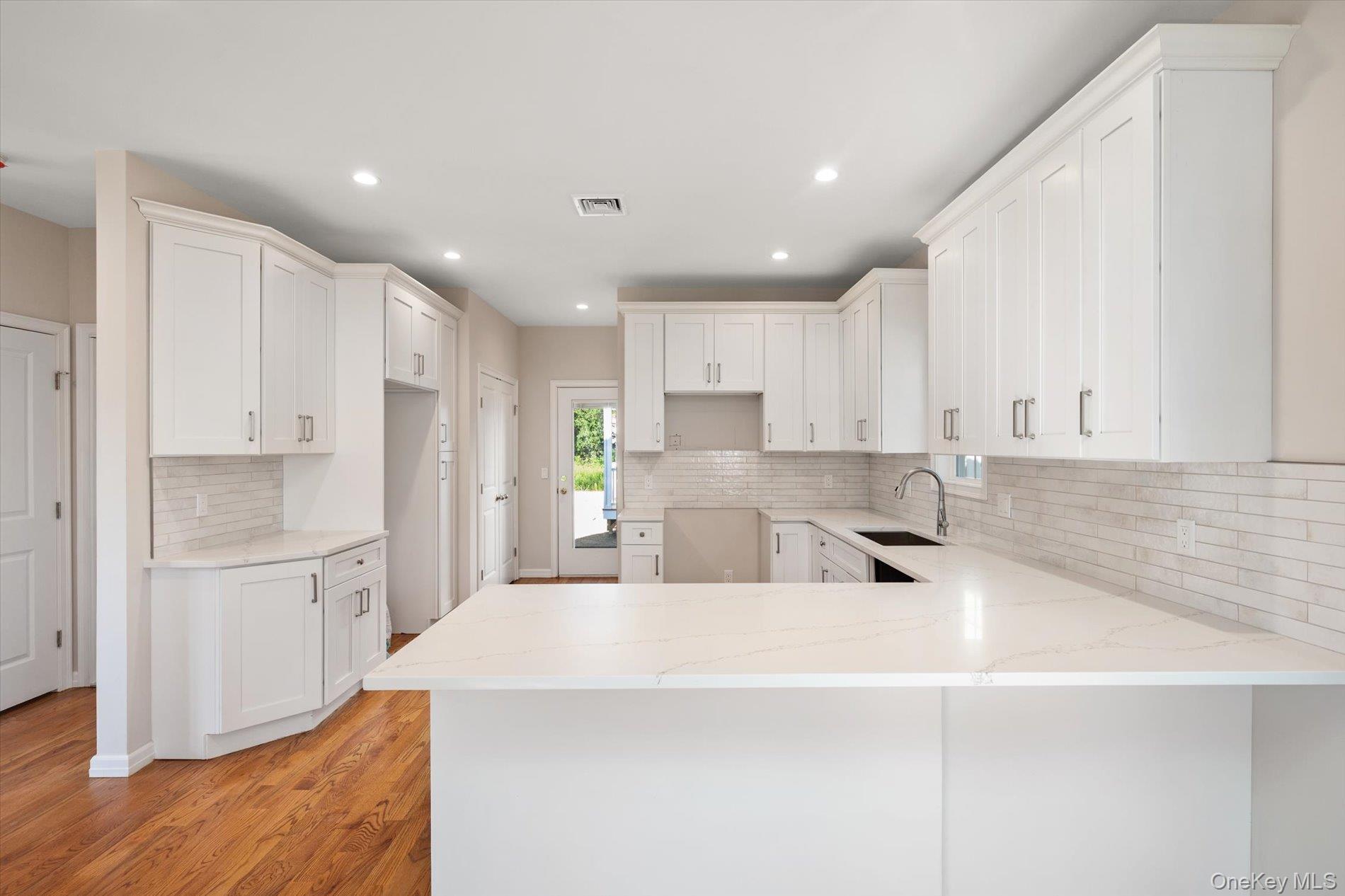 Single Family Gail-grace Suffolk County, NY 11726, MLS-855045-12