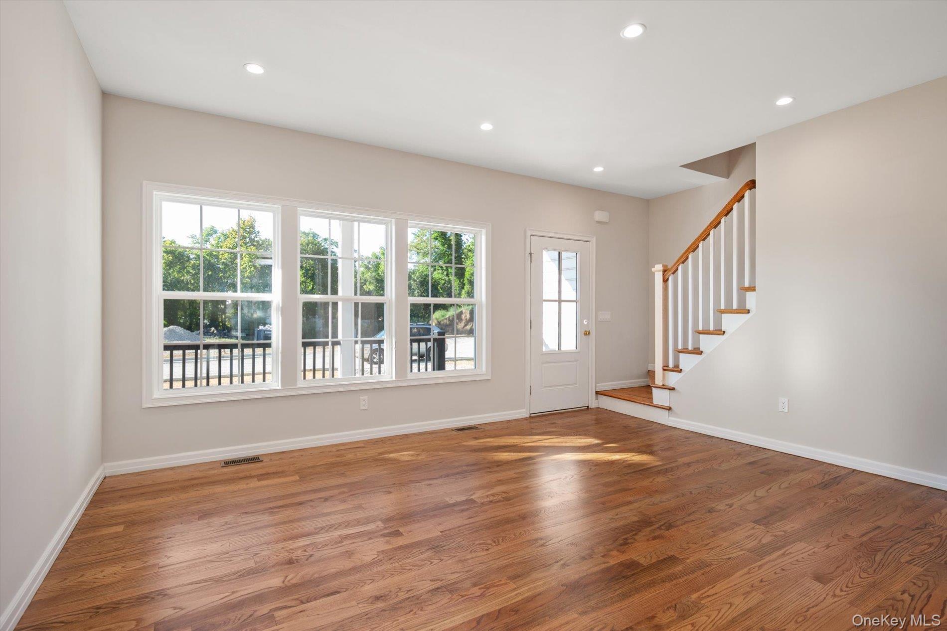 Single Family Gail-grace Suffolk County, NY 11726, MLS-855045-7