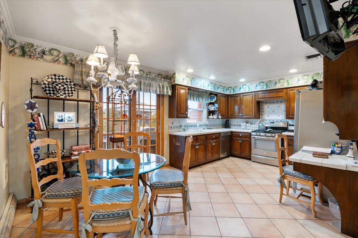 Single Family Beech  Nassau County, NY 11509, MLS-855058-12