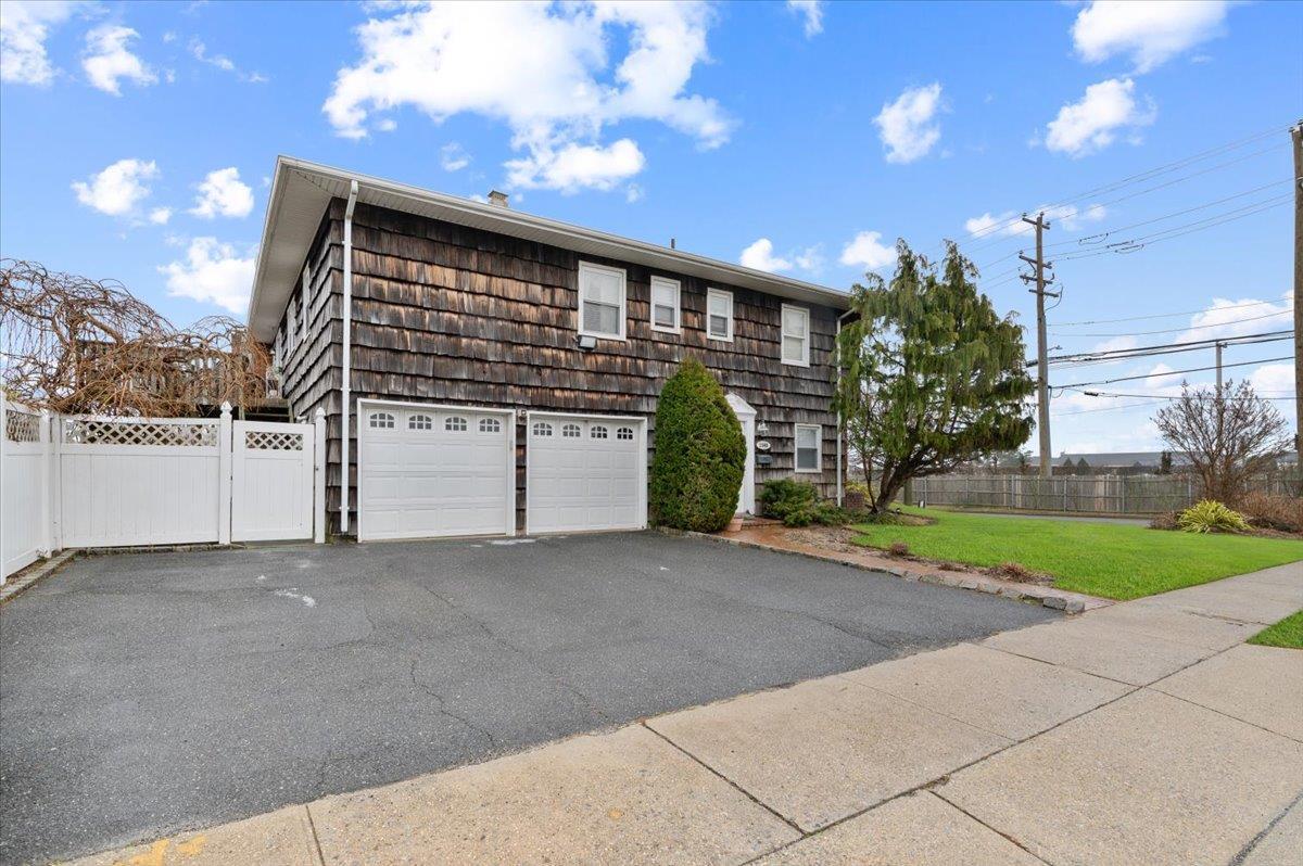 Single Family Beech  Nassau County, NY 11509, MLS-855058-2