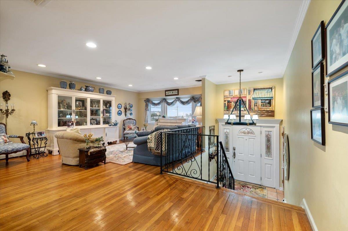 Single Family Beech  Nassau County, NY 11509, MLS-855058-7
