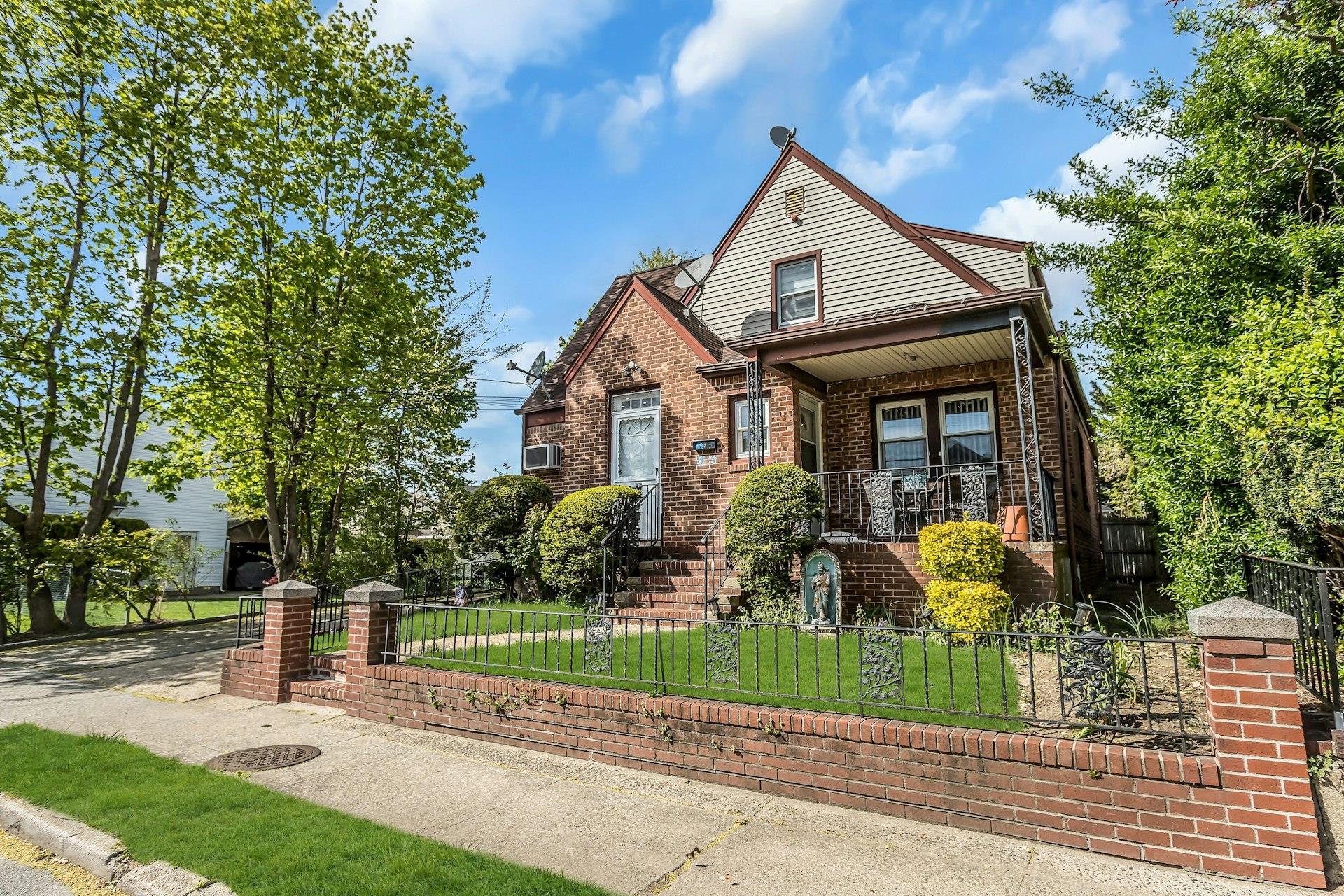 Single Family Cleveland  Nassau County, NY 11580, MLS-855078-26