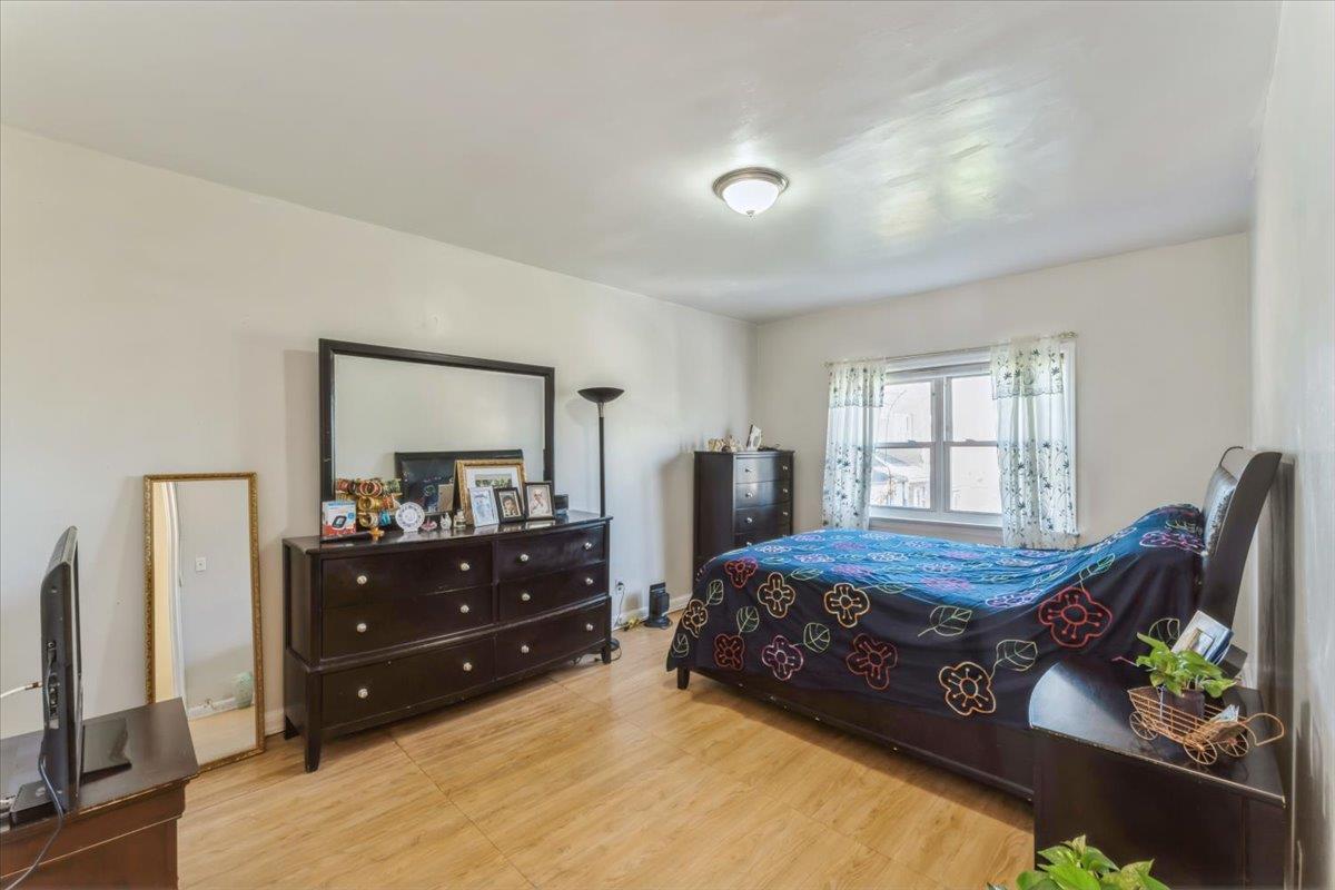Single Family 208th  Queens, NY 11427, MLS-855083-12