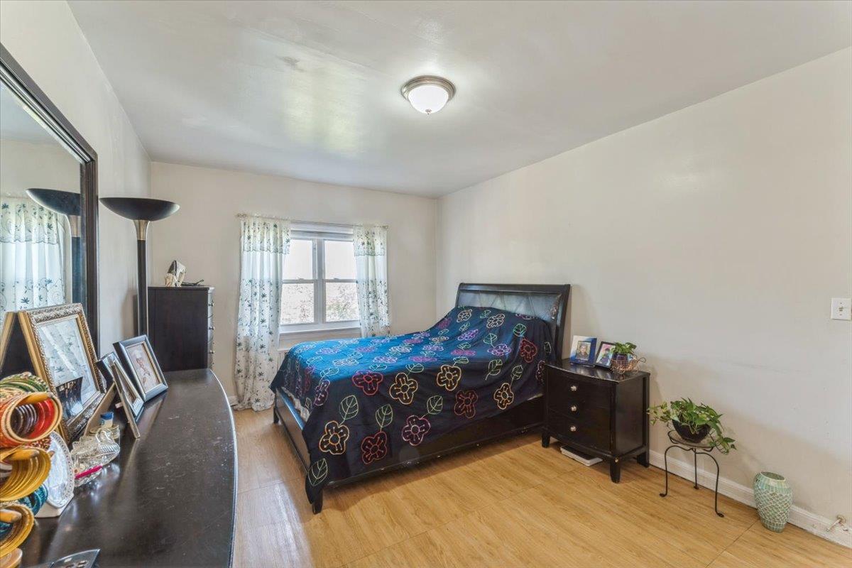 Single Family 208th  Queens, NY 11427, MLS-855083-13