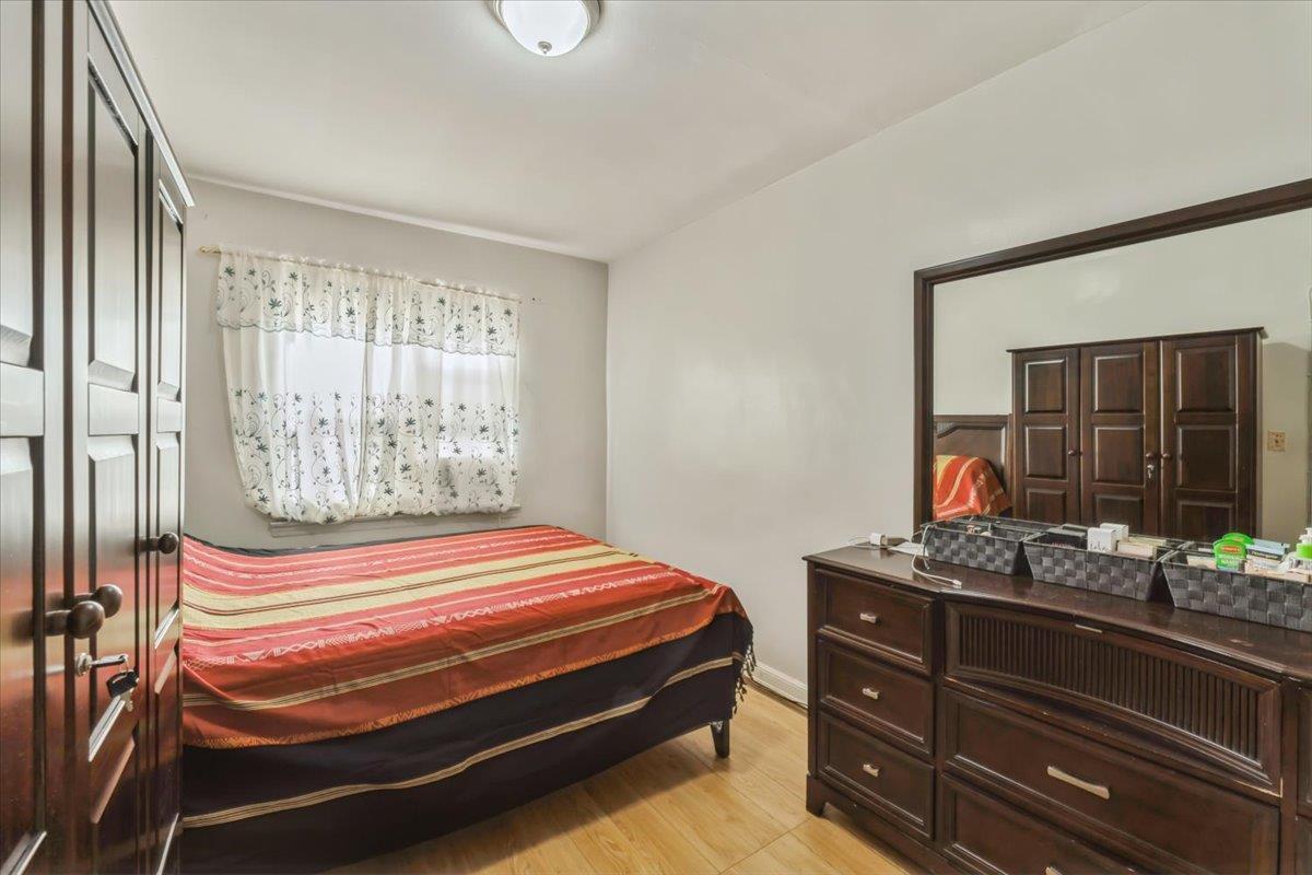 Single Family 208th  Queens, NY 11427, MLS-855083-14