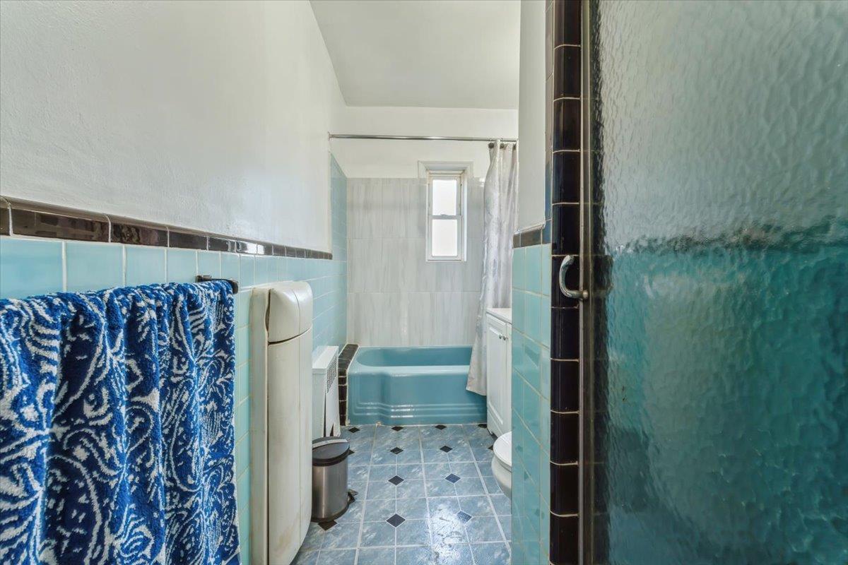Single Family 208th  Queens, NY 11427, MLS-855083-16