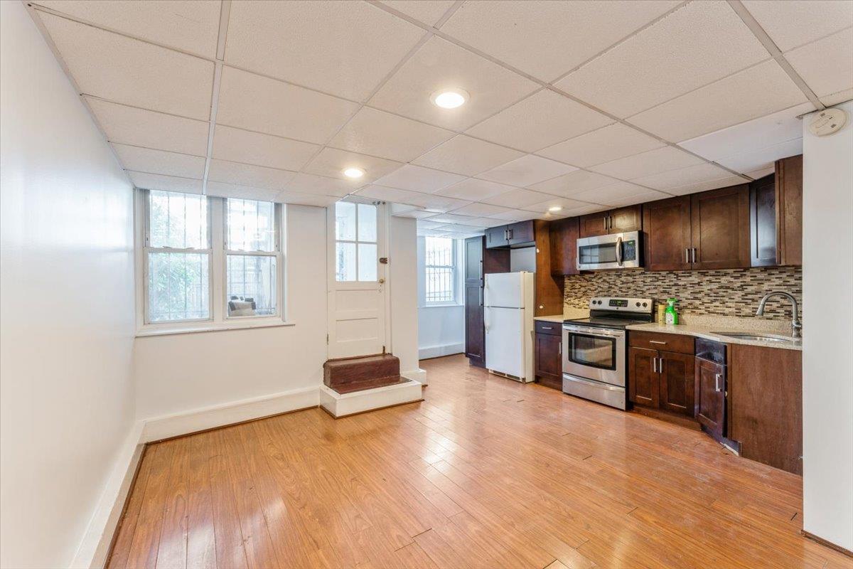 Single Family 208th  Queens, NY 11427, MLS-855083-18