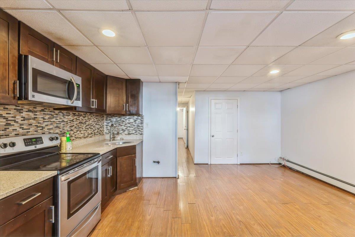 Single Family 208th  Queens, NY 11427, MLS-855083-20