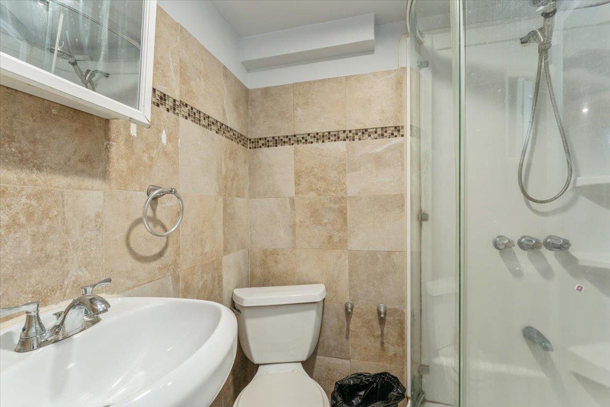 Single Family 208th  Queens, NY 11427, MLS-855083-22