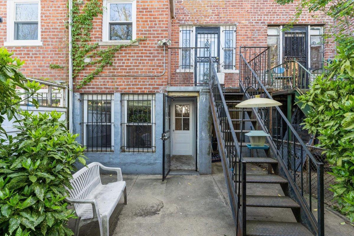 Single Family 208th  Queens, NY 11427, MLS-855083-23