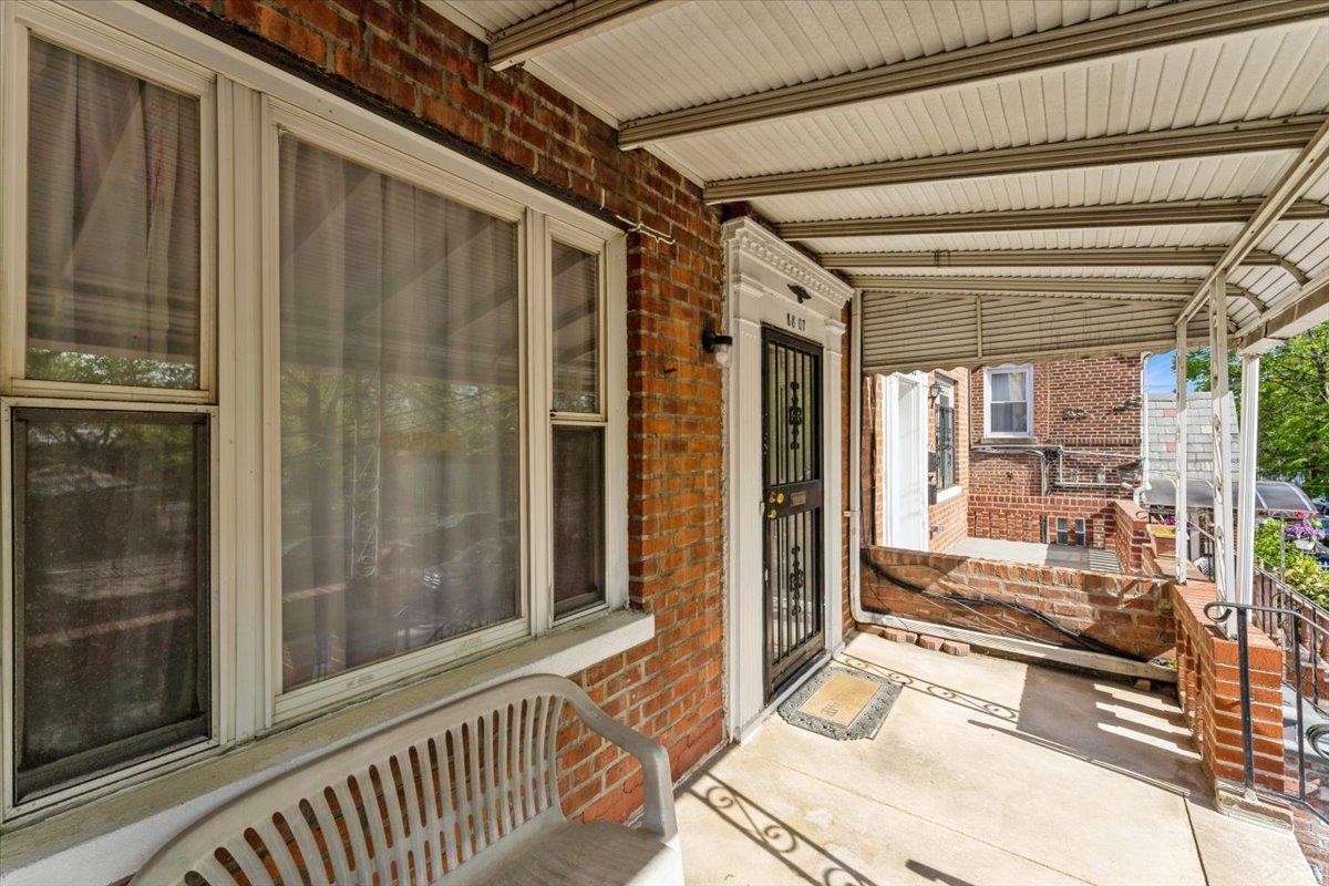 Single Family 208th  Queens, NY 11427, MLS-855083-3