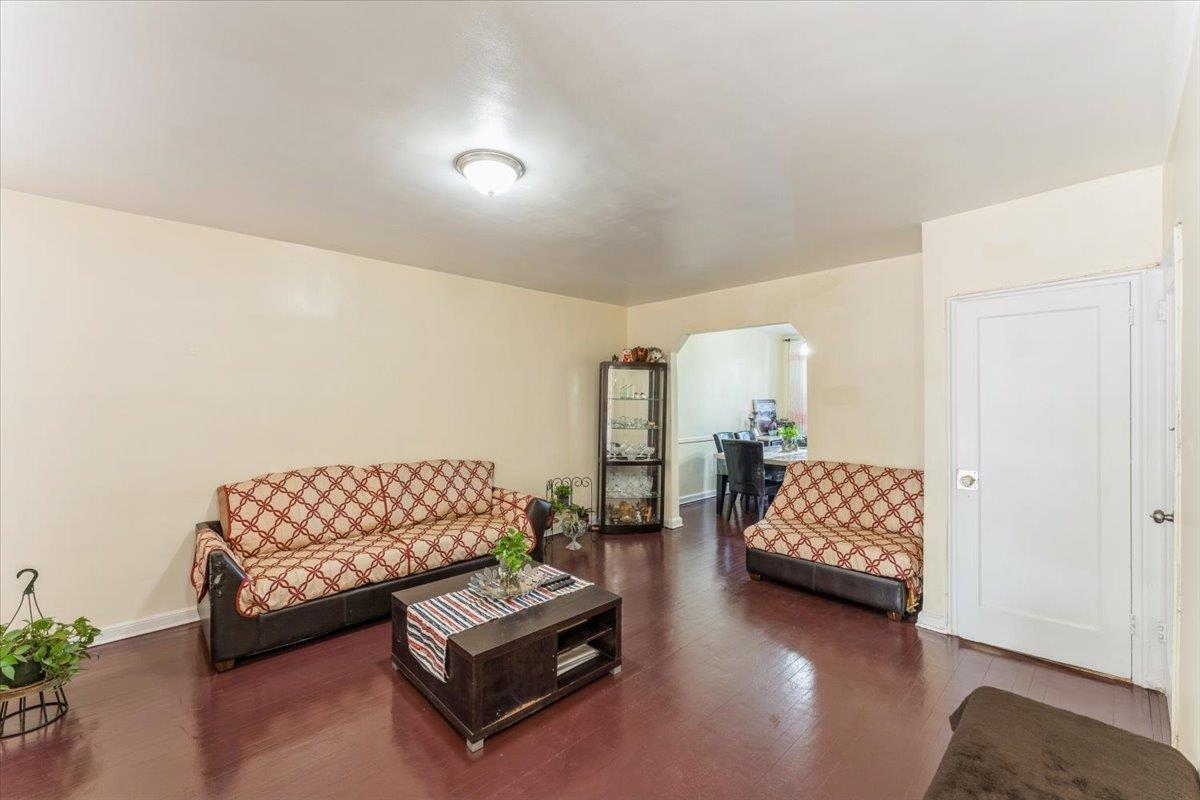 Single Family 208th  Queens, NY 11427, MLS-855083-5