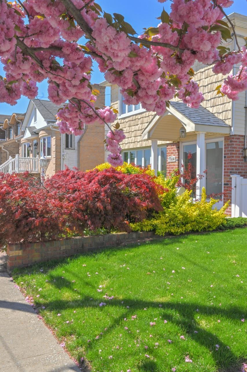 Single Family 100  Queens, NY 11414, MLS-855105-10