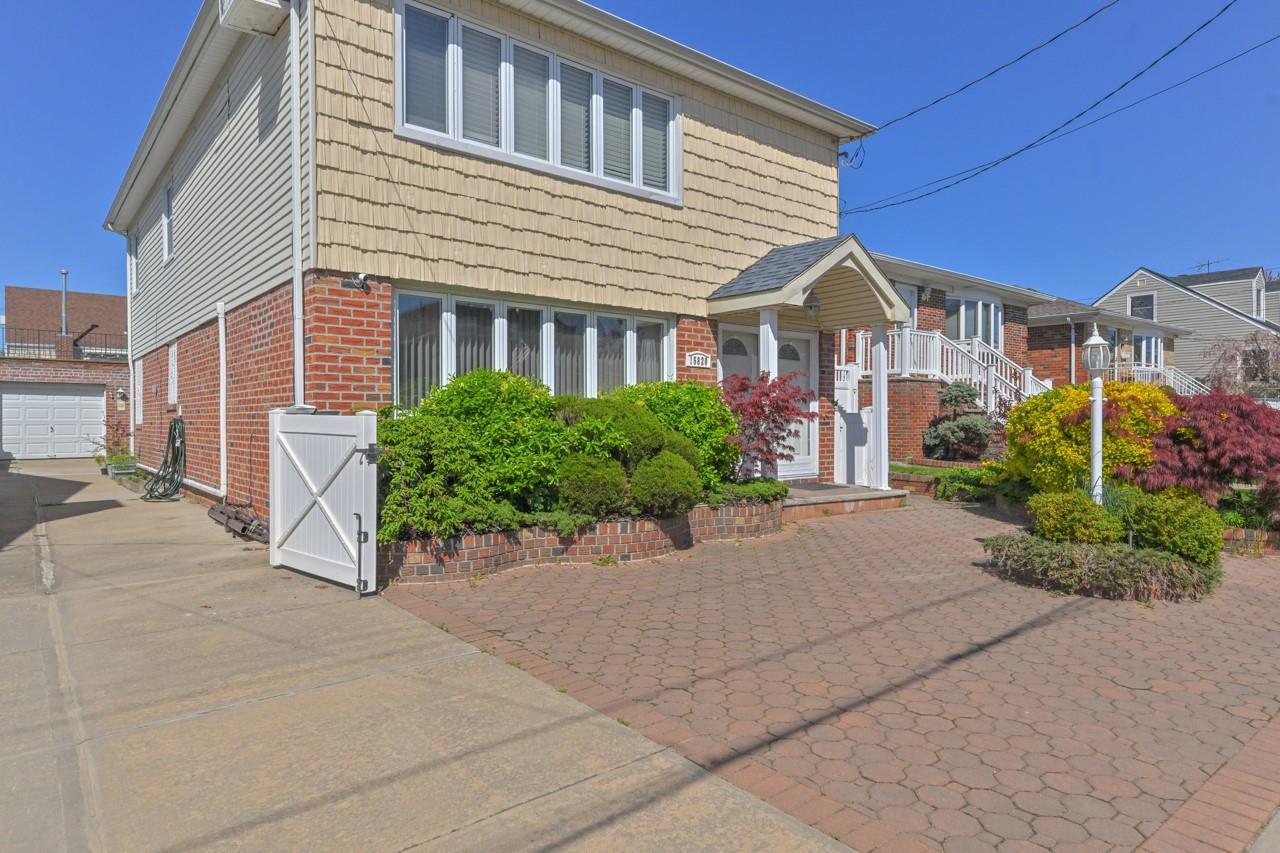 Single Family 100  Queens, NY 11414, MLS-855105-14