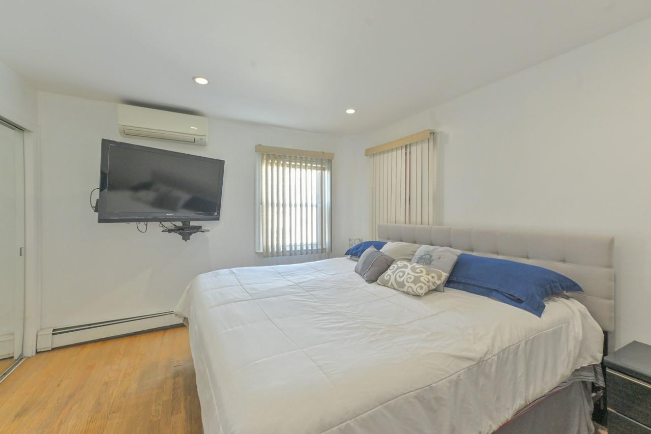Single Family 100  Queens, NY 11414, MLS-855105-24