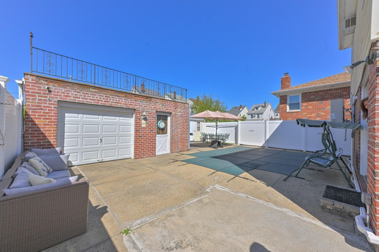 Single Family 100  Queens, NY 11414, MLS-855105-5