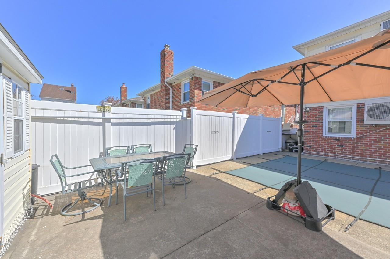 Single Family 100  Queens, NY 11414, MLS-855105-8