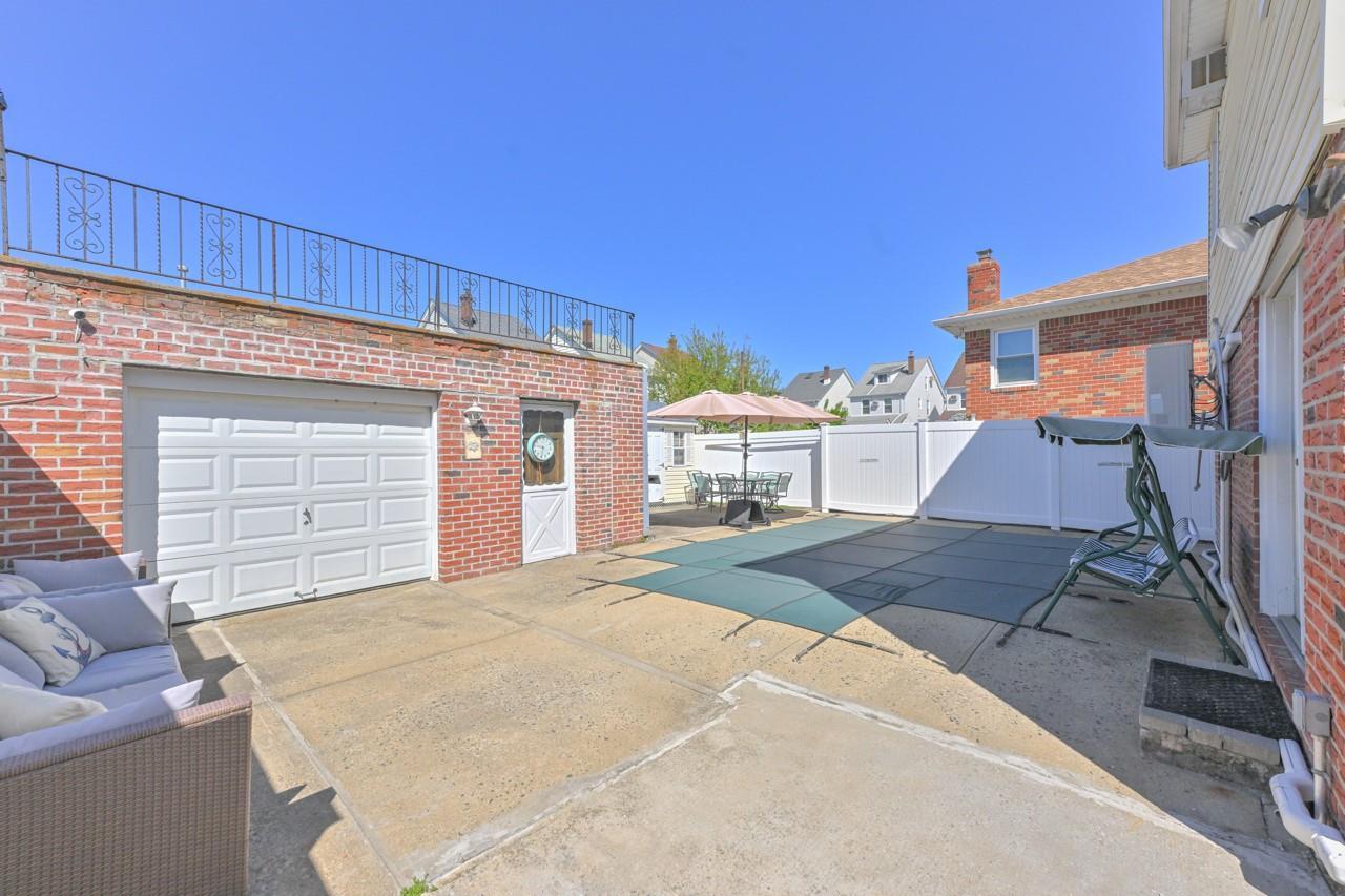 Single Family 100  Queens, NY 11414, MLS-855105-9