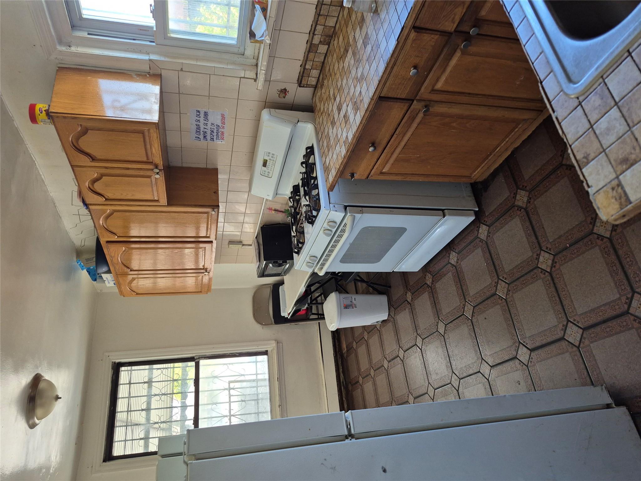 Single Family Tenbroeck  Bronx, NY 10469, MLS-855123-12