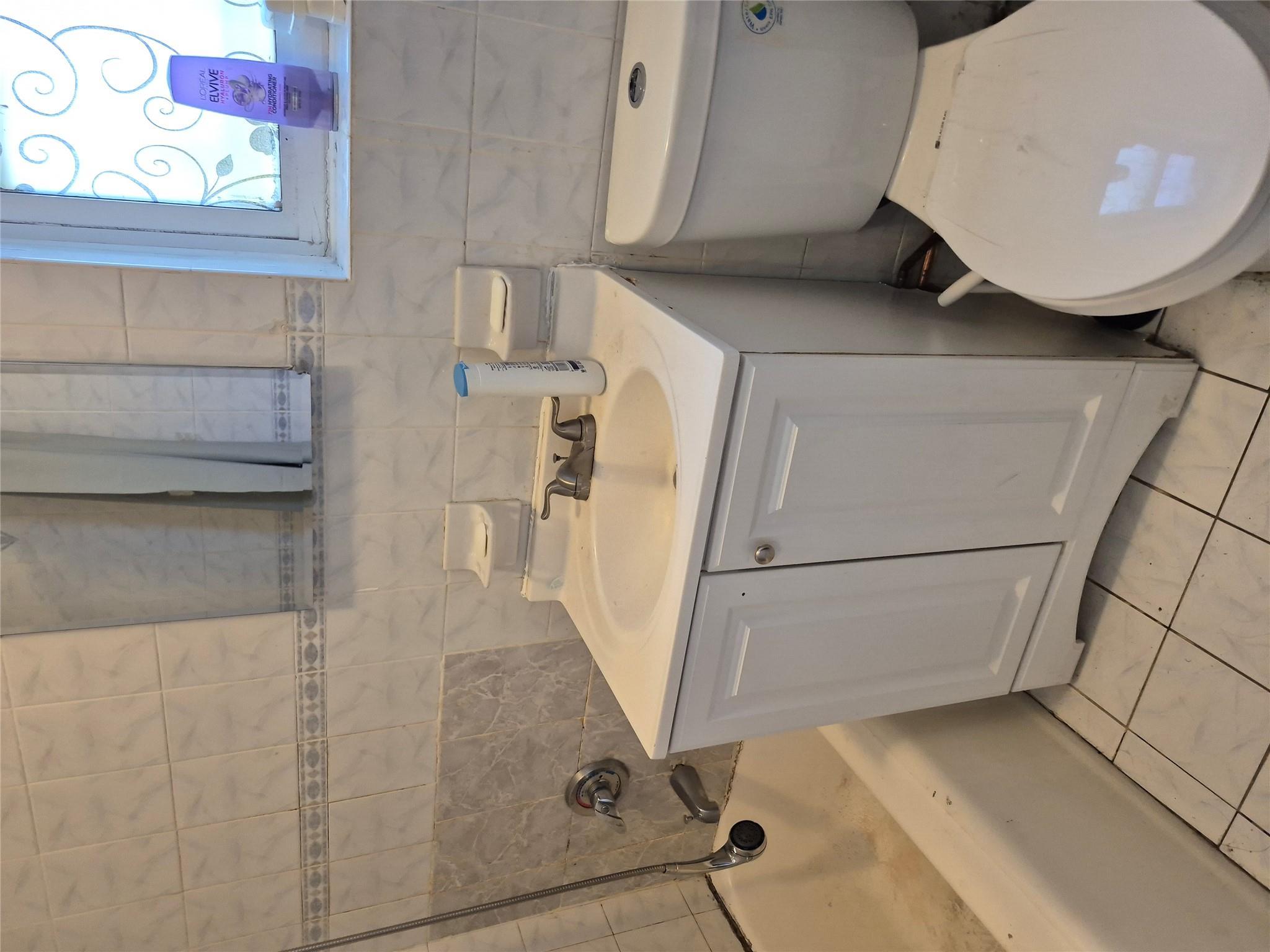 Single Family Tenbroeck  Bronx, NY 10469, MLS-855123-14