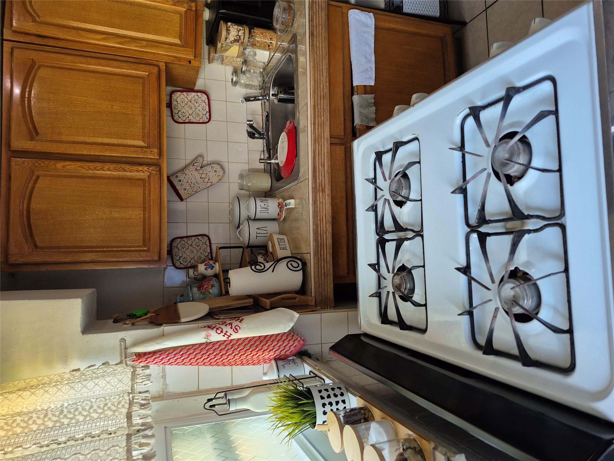 Single Family Tenbroeck  Bronx, NY 10469, MLS-855123-2