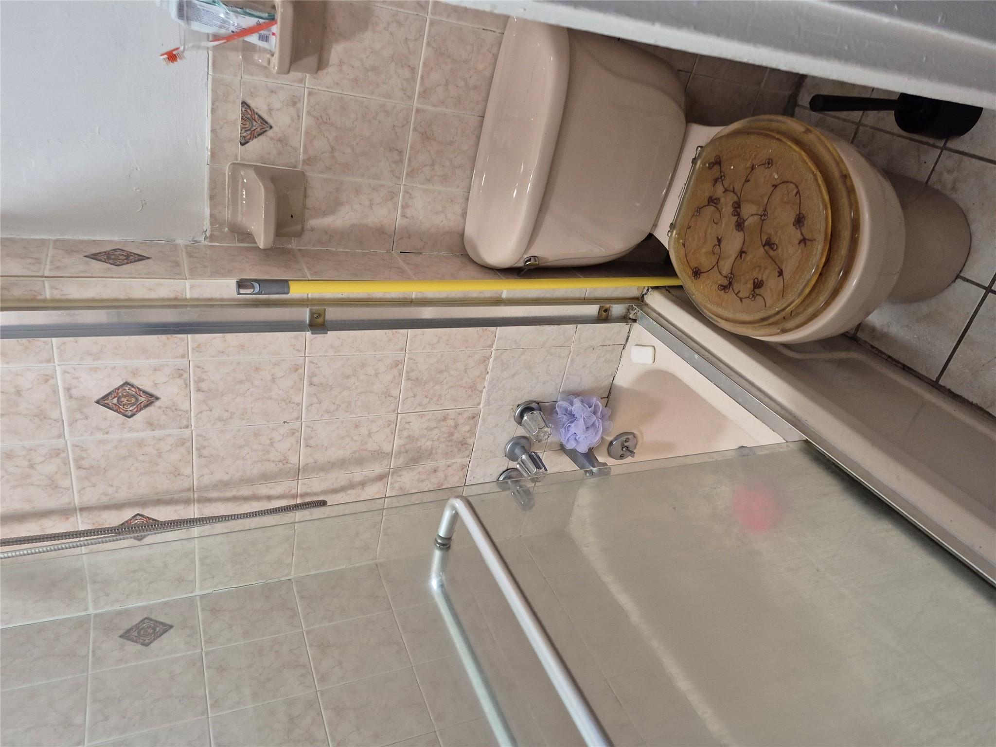 Single Family Tenbroeck  Bronx, NY 10469, MLS-855123-22