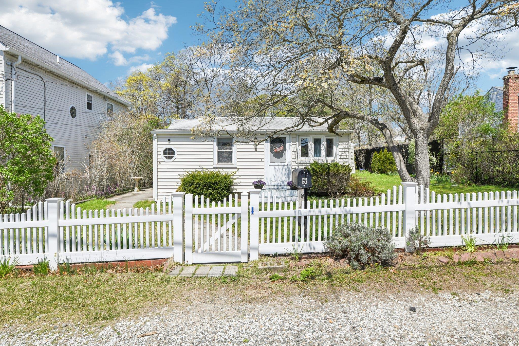 Single Family Bertha  Suffolk County, NY 11772, MLS-855133-2