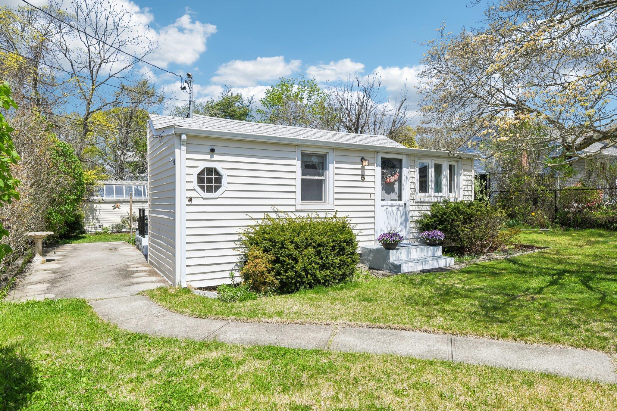 Single Family Bertha  Suffolk County, NY 11772, MLS-855133-5