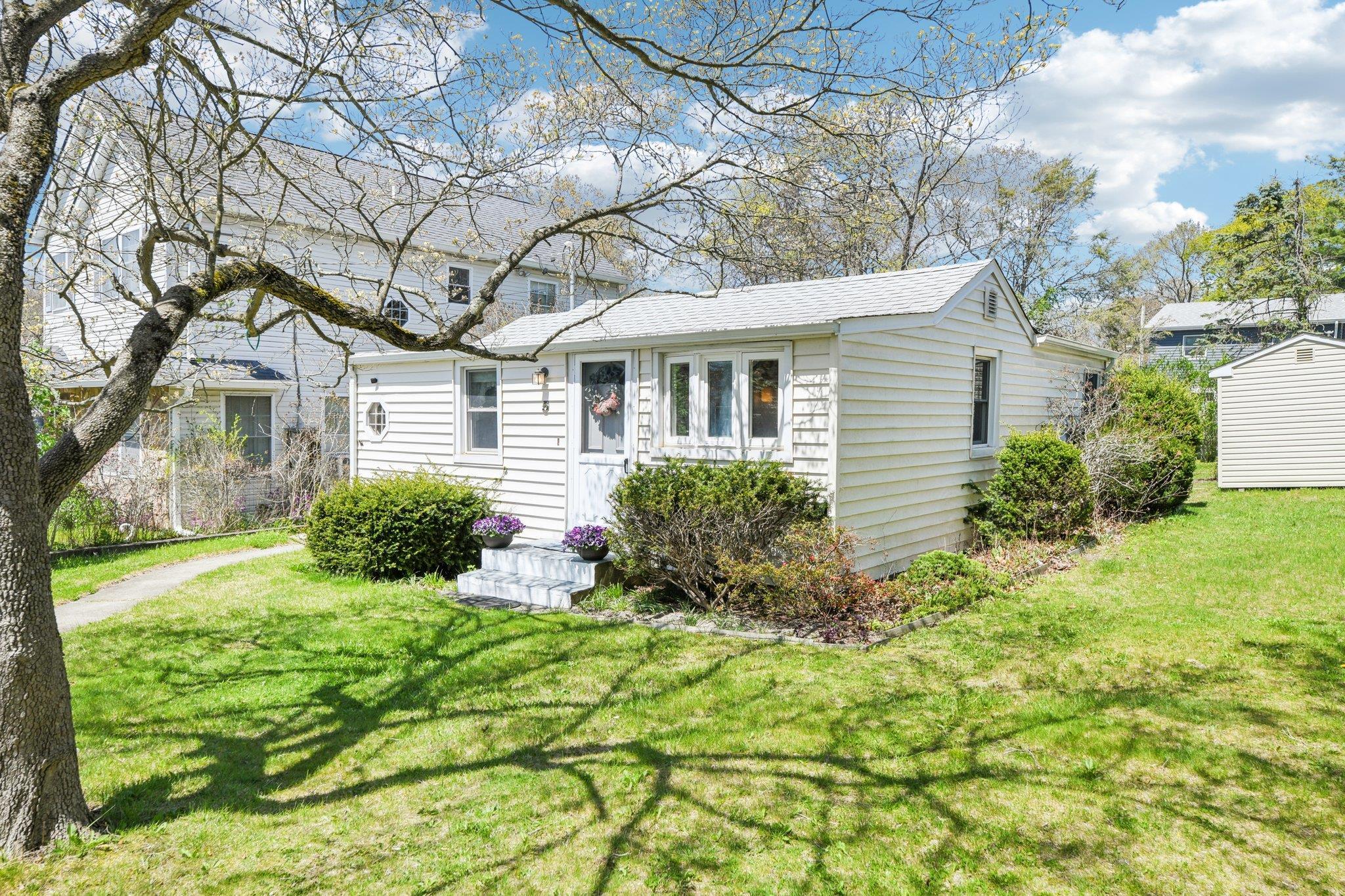 Single Family Bertha  Suffolk County, NY 11772, MLS-855133-6