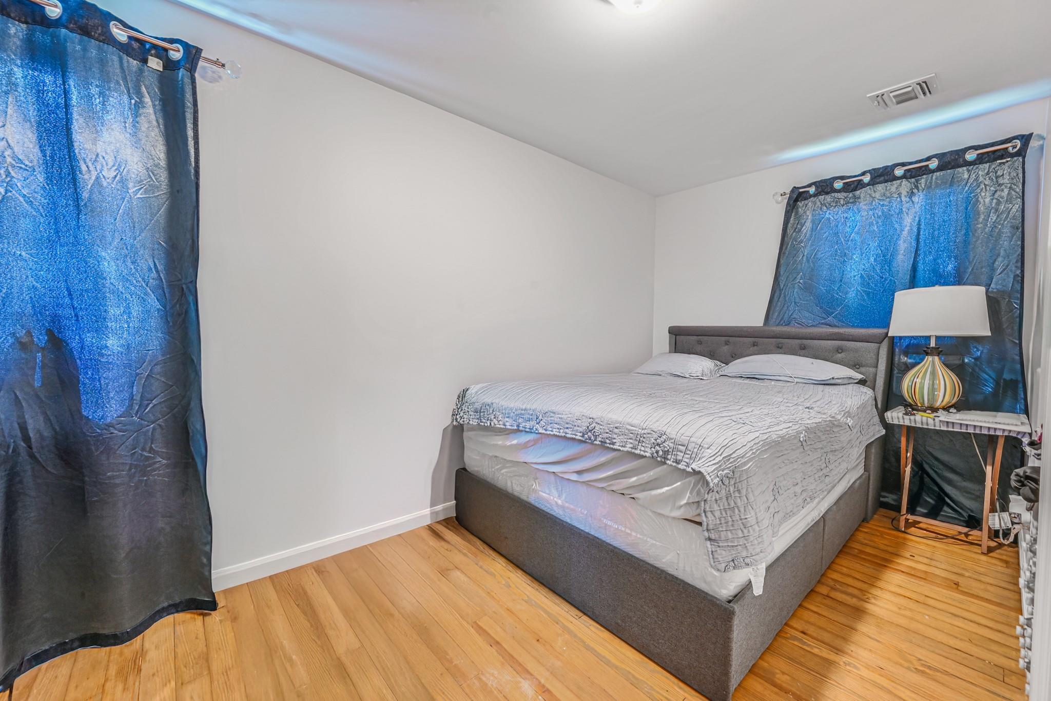 Single Family Hawthorne  Nassau County, NY 11553, MLS-855144-10