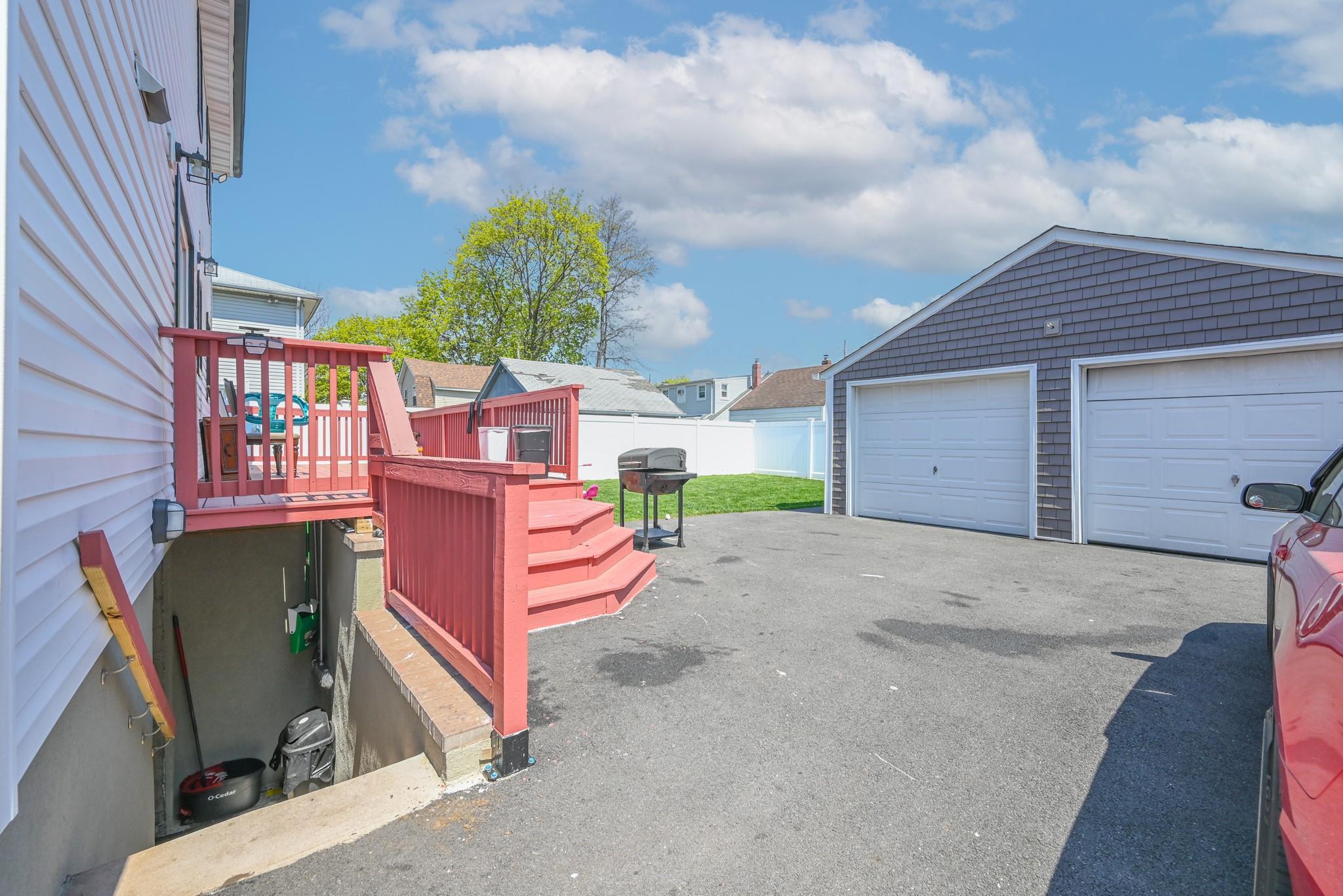 Single Family Hawthorne  Nassau County, NY 11553, MLS-855144-23