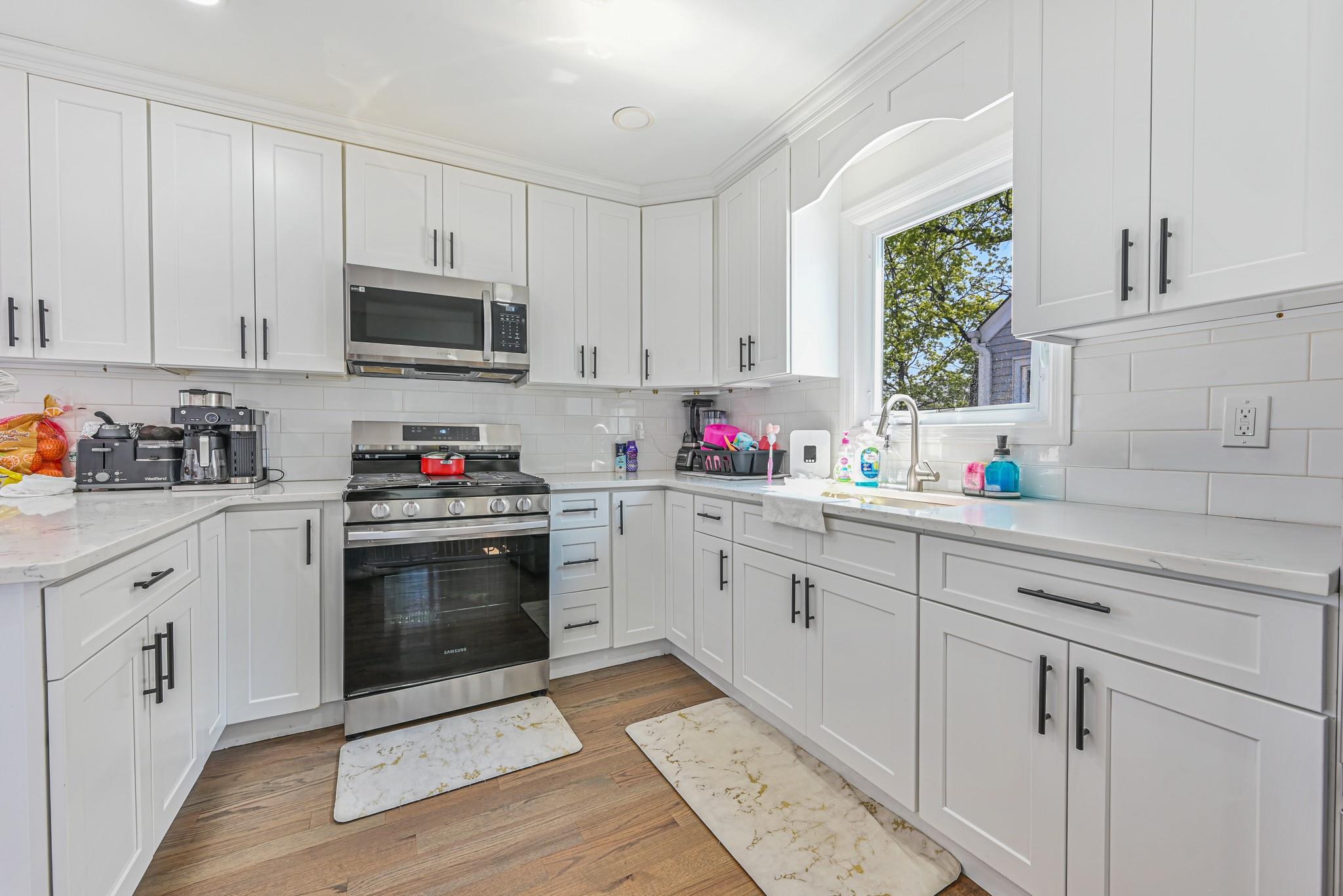 Single Family Hawthorne  Nassau County, NY 11553, MLS-855144-5