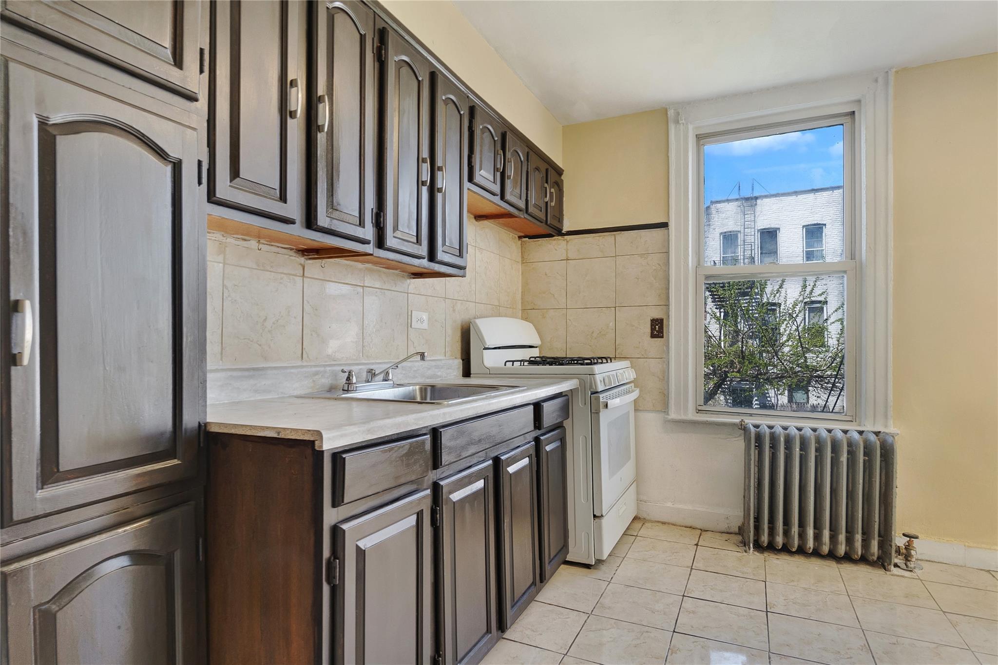Single Family Almeda  Queens, NY 11692, MLS-855162-2