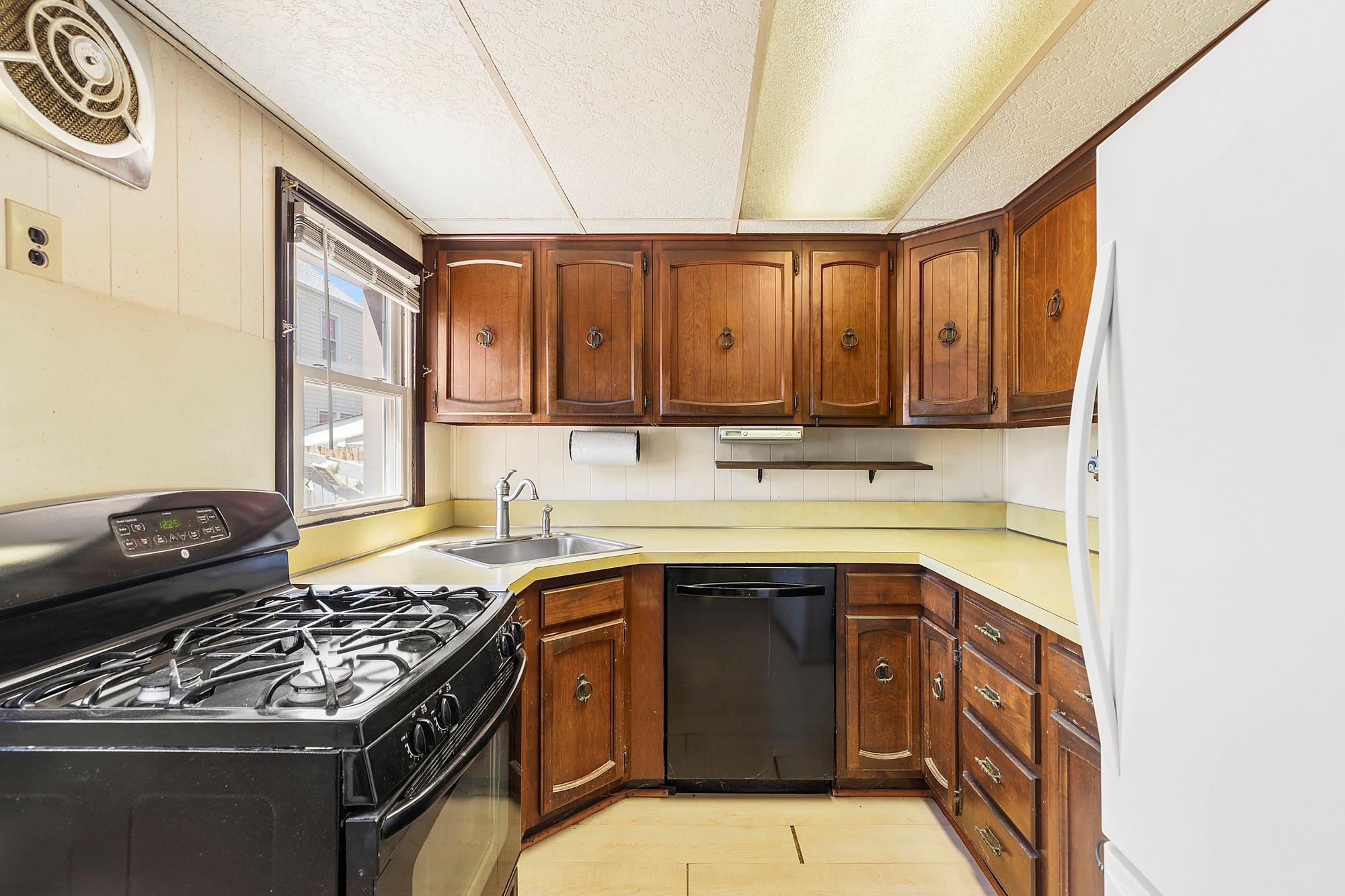 Single Family Glenwood  Queens, NY 11362, MLS-855180-6