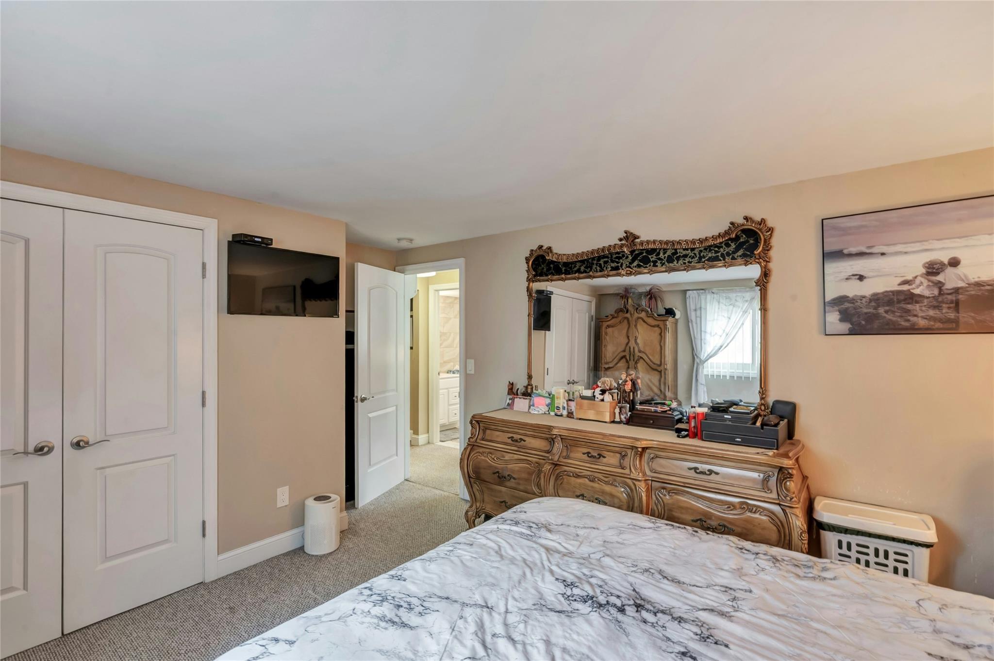Single Family Bayview  Nassau County, NY 11793, MLS-855194-22