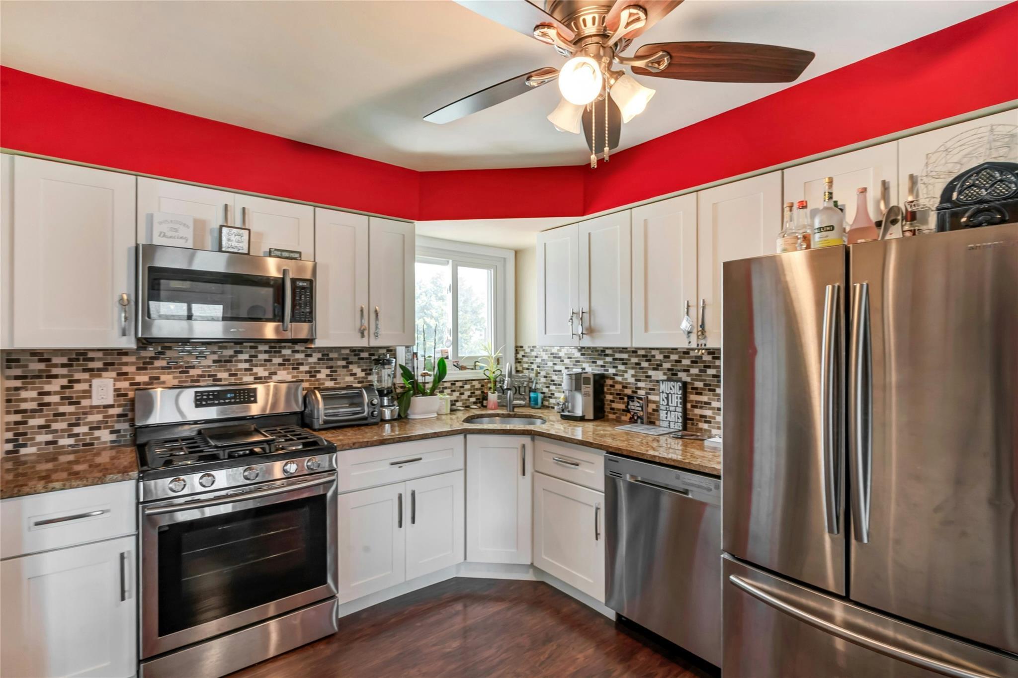 Single Family Bayview  Nassau County, NY 11793, MLS-855194-8