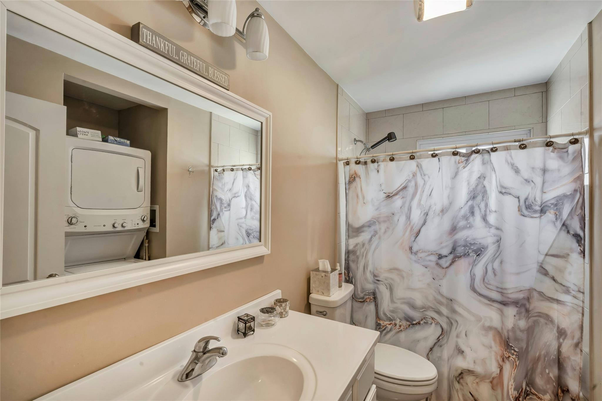 Single Family Bayview  Nassau County, NY 11793, MLS-855194-9