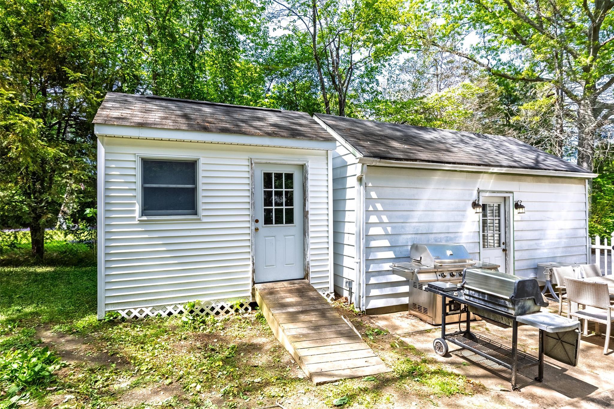Single Family Gibbs Pond  Suffolk County, NY 11767, MLS-855205-37