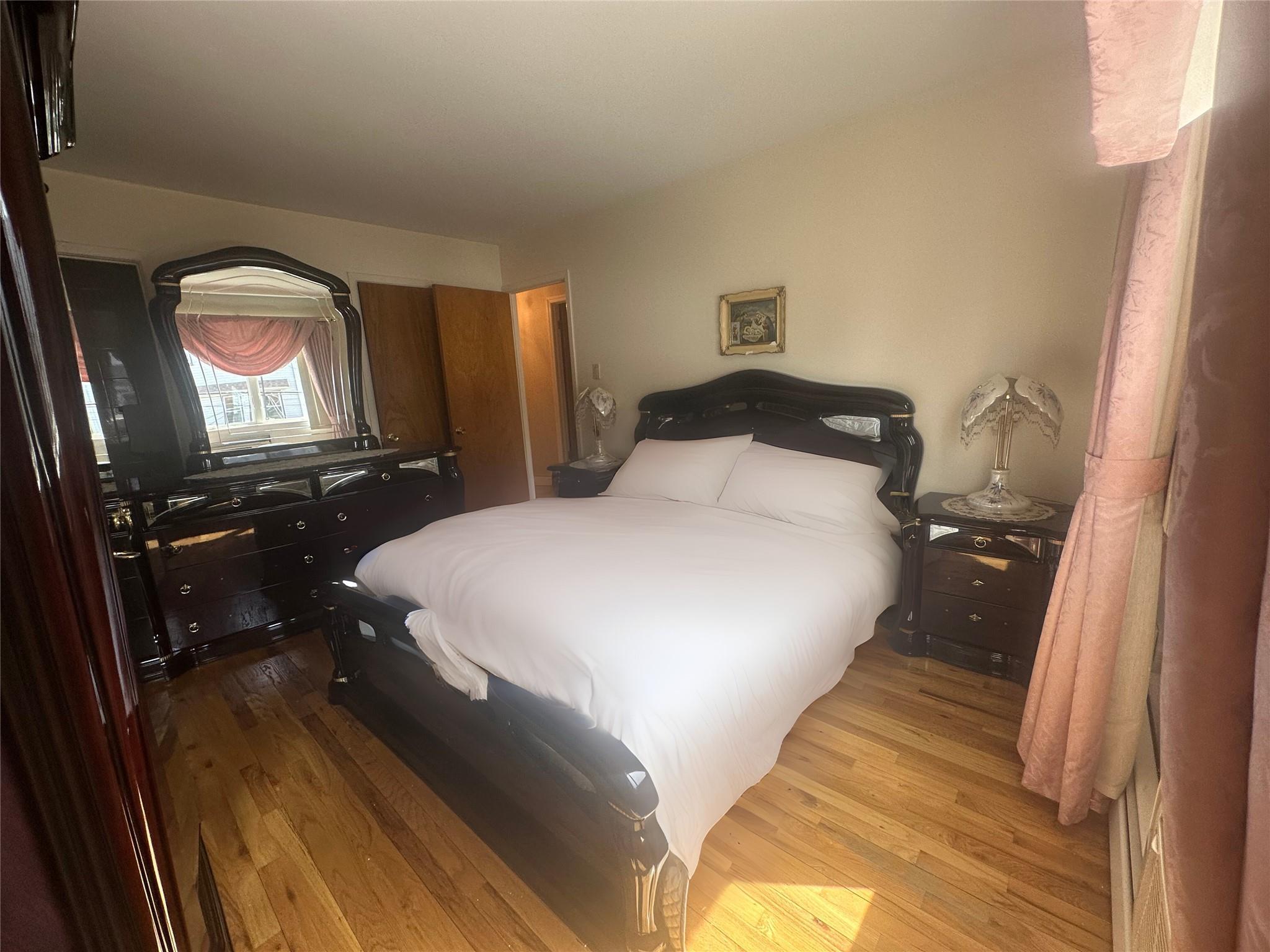 Apartment 71st  Queens, NY 11385, MLS-855214-3