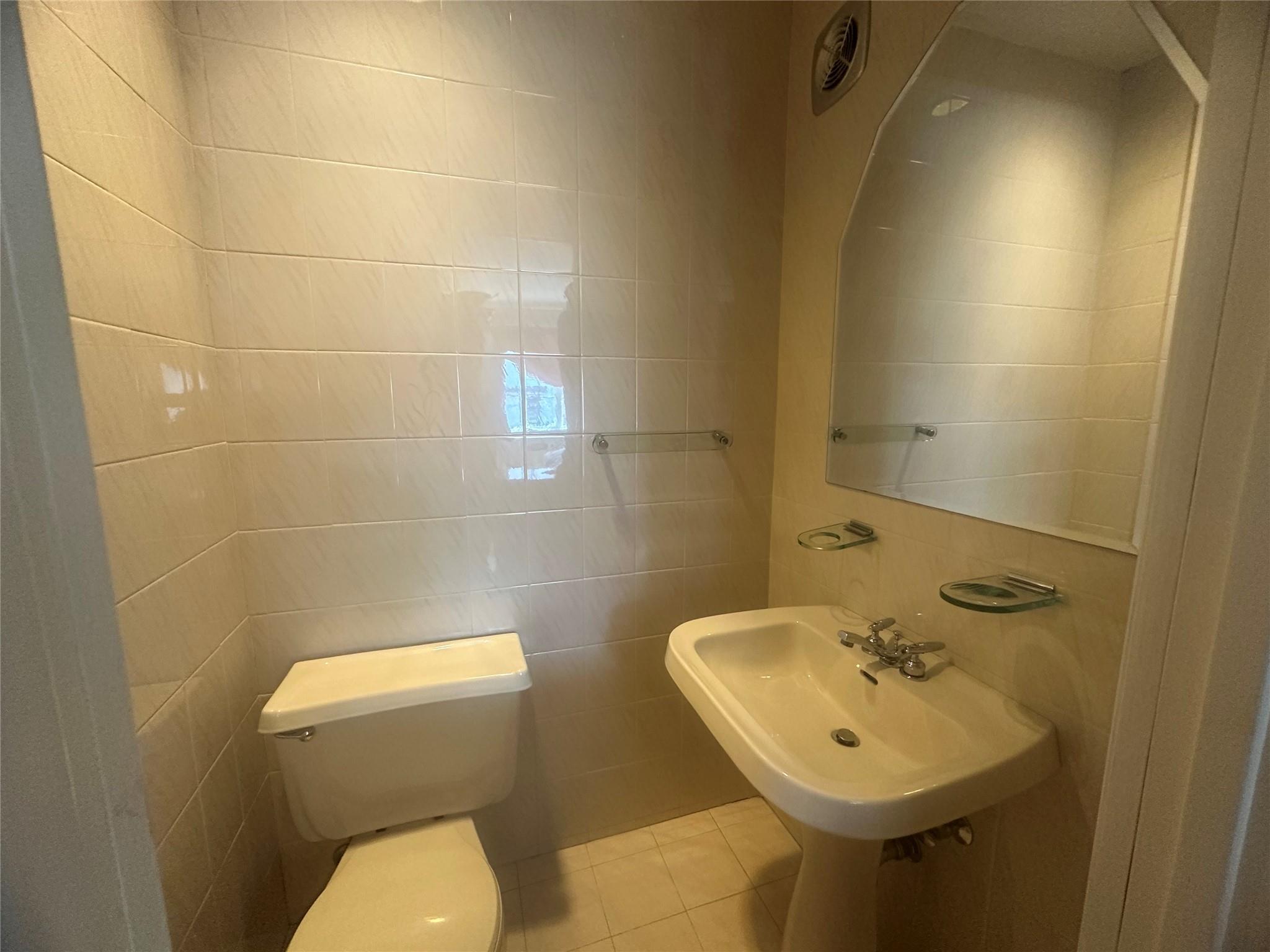 Apartment 71st  Queens, NY 11385, MLS-855214-4