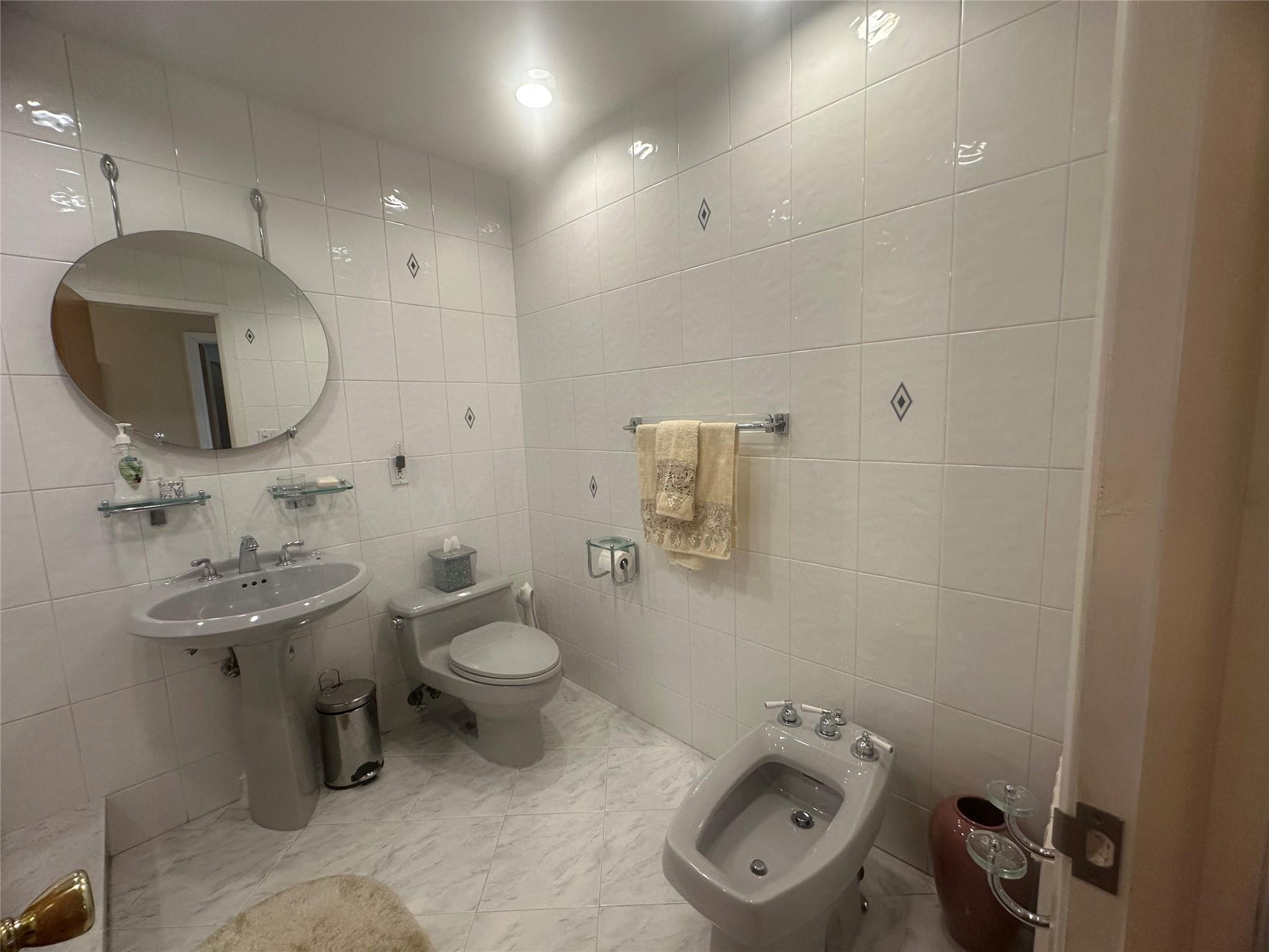 Apartment 71st  Queens, NY 11385, MLS-855214-7