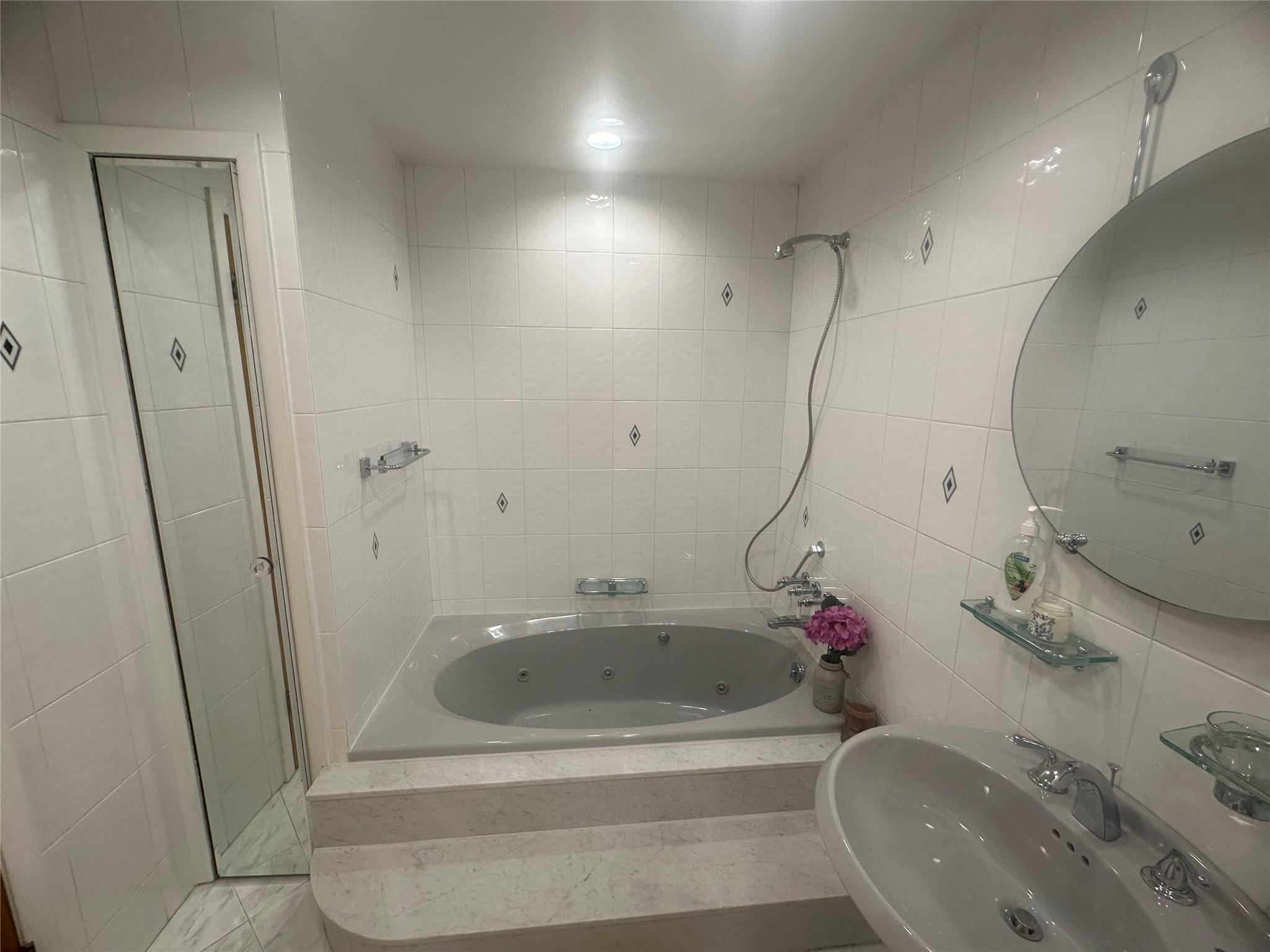 Apartment 71st  Queens, NY 11385, MLS-855214-8