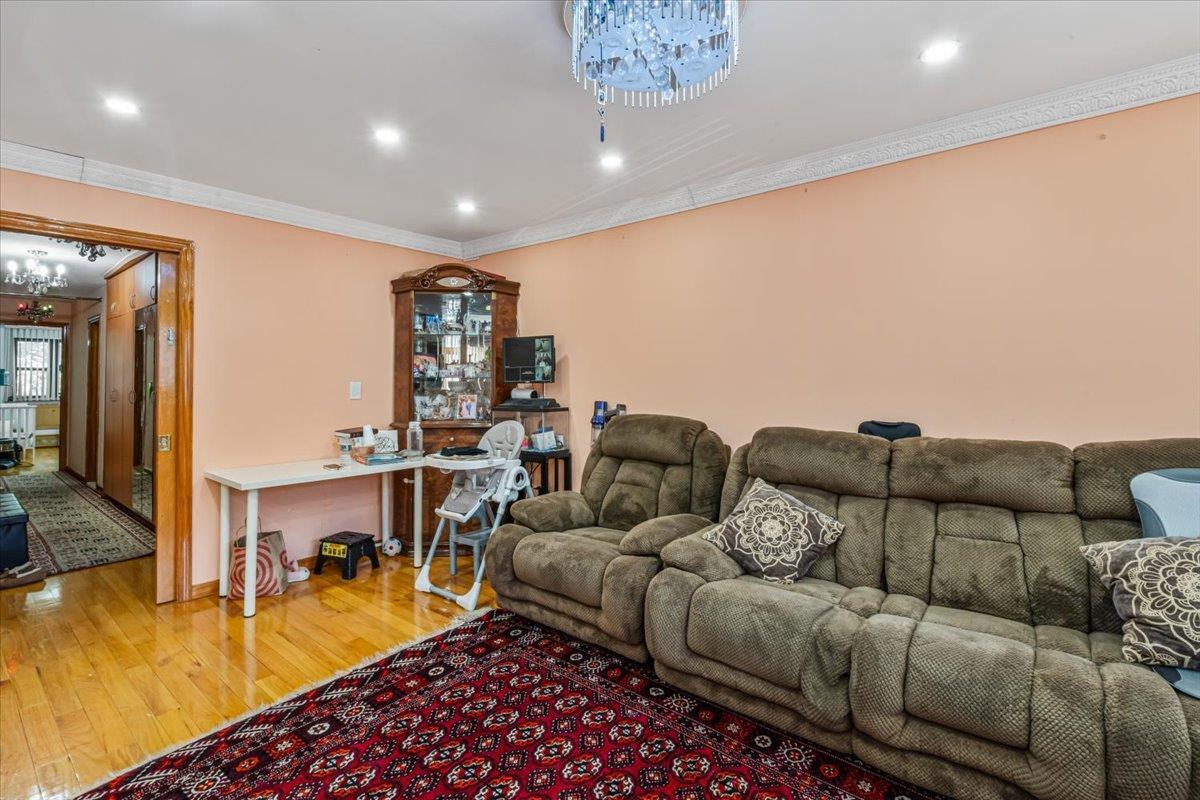 Condo Wetherole  Queens, NY 11374, MLS-855276-5