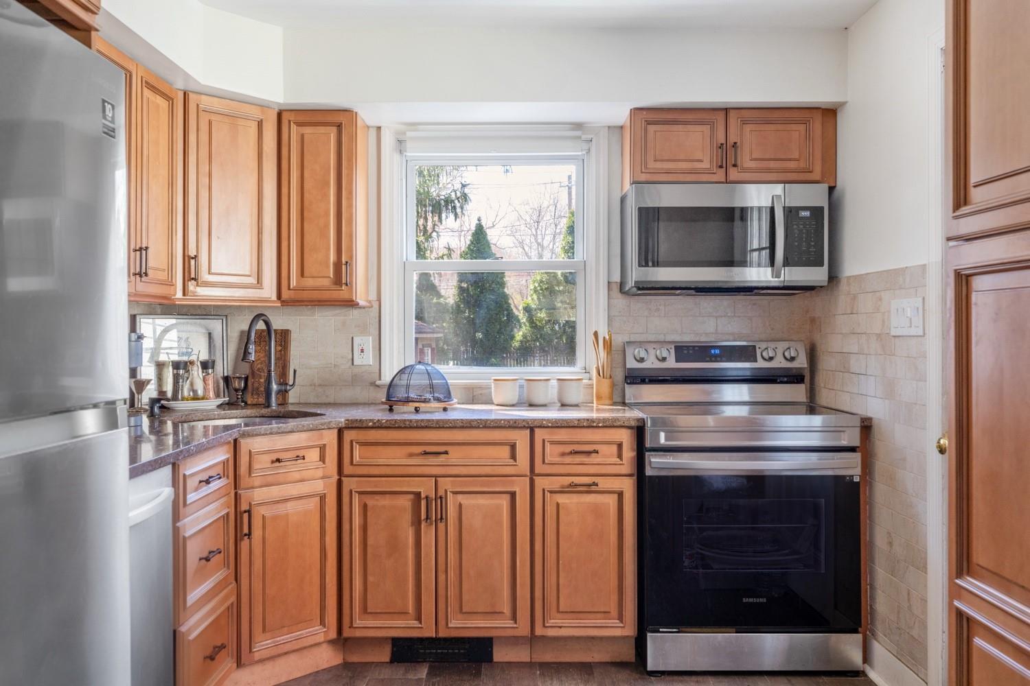 Single Family Kellum  Suffolk County, NY 11746, MLS-855287-8