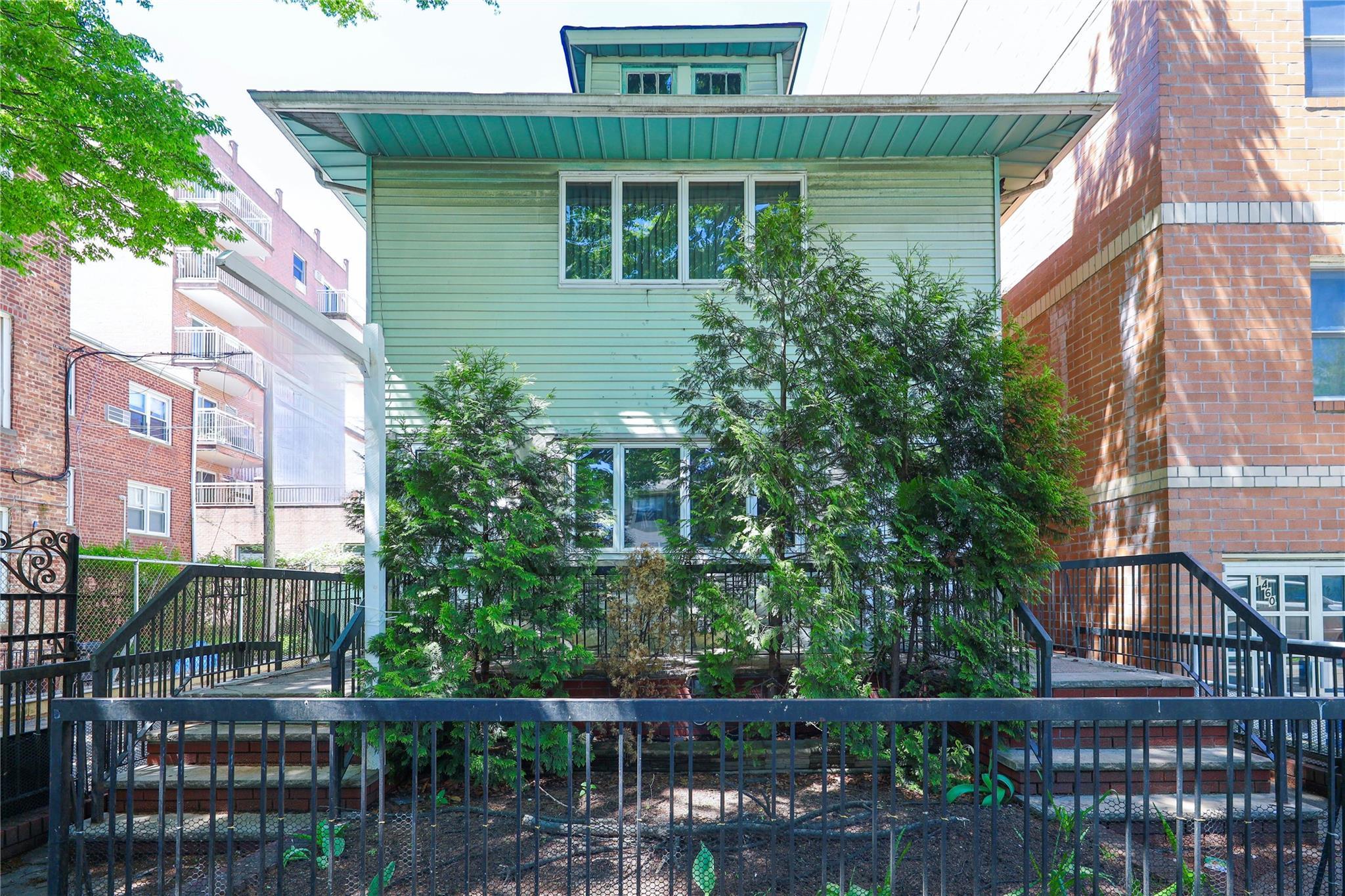 Single Family in New York - 5th  Brooklyn, NY 11204
