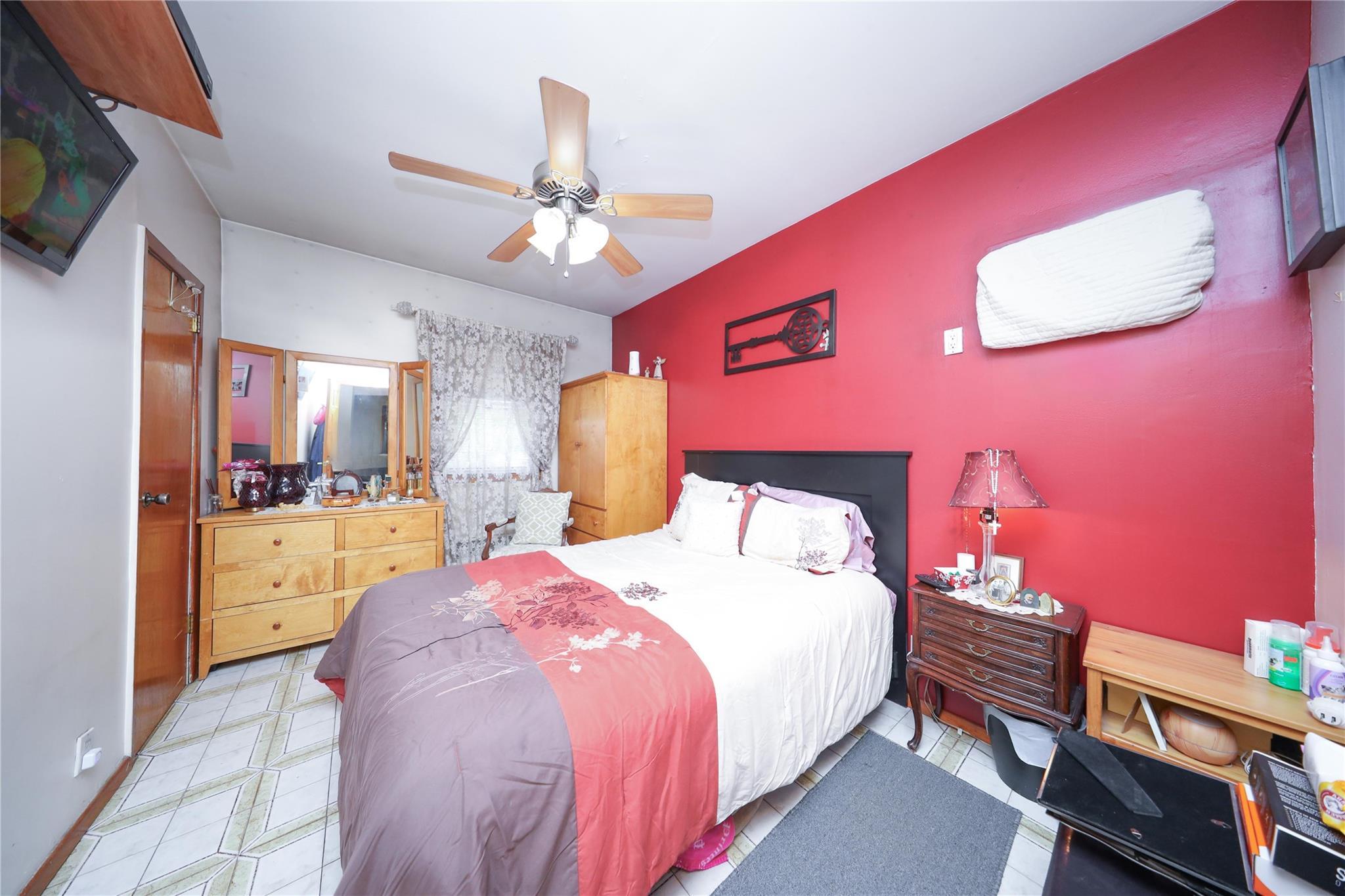 Single Family 5th  Brooklyn, NY 11204, MLS-855292-24