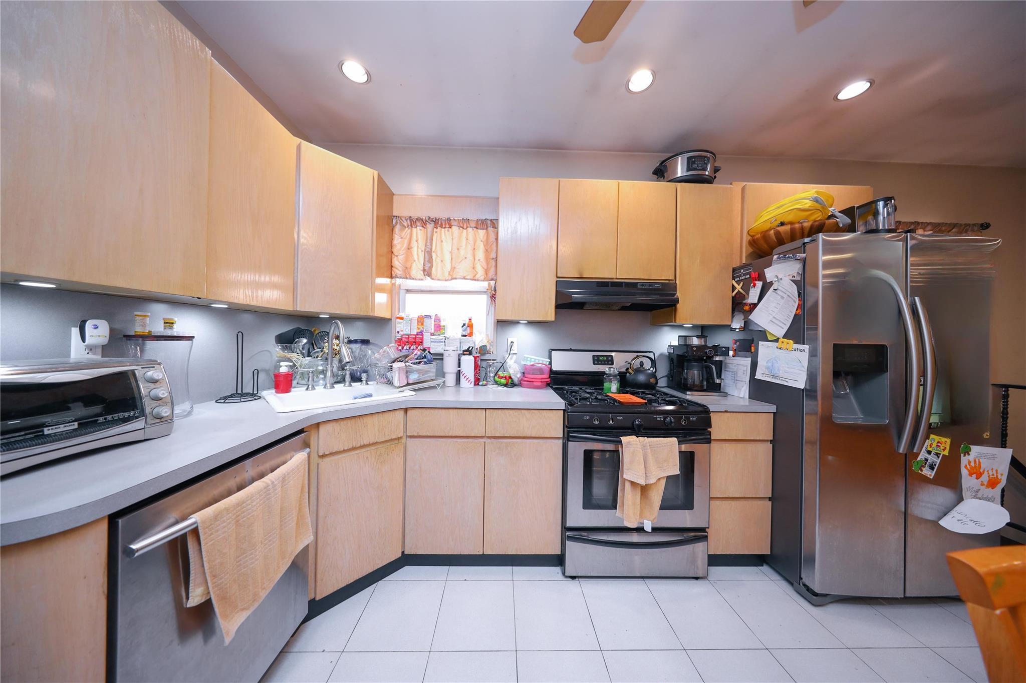 Single Family 5th  Brooklyn, NY 11204, MLS-855292-3